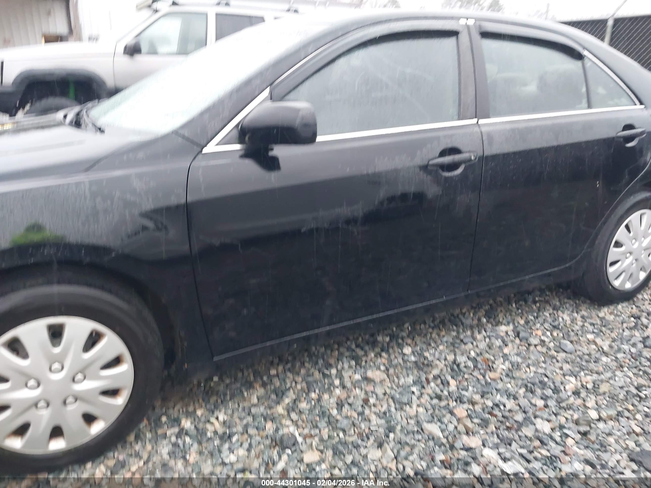 TOYOTA CAMRY image 6