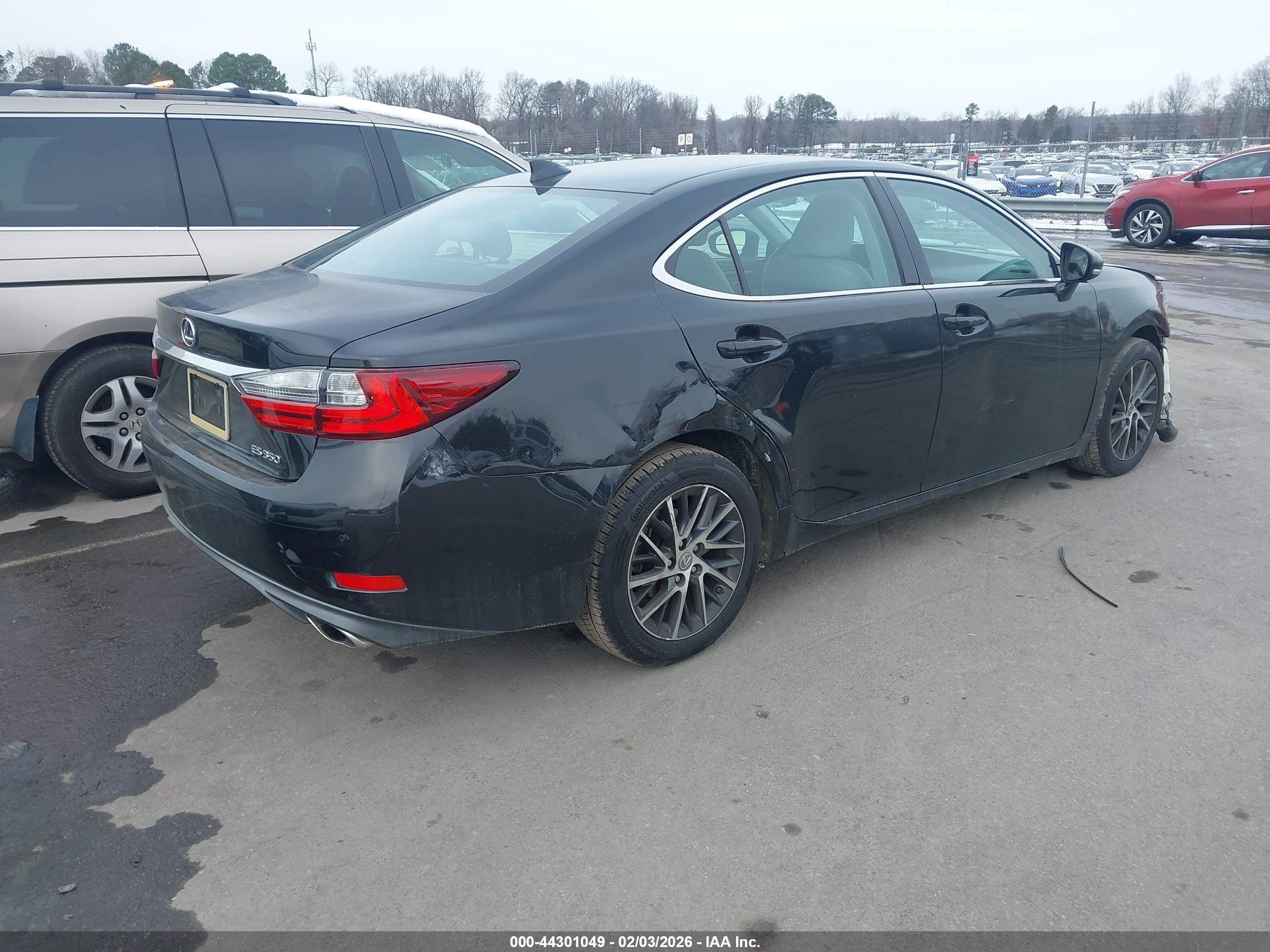LEXUS ES image 4