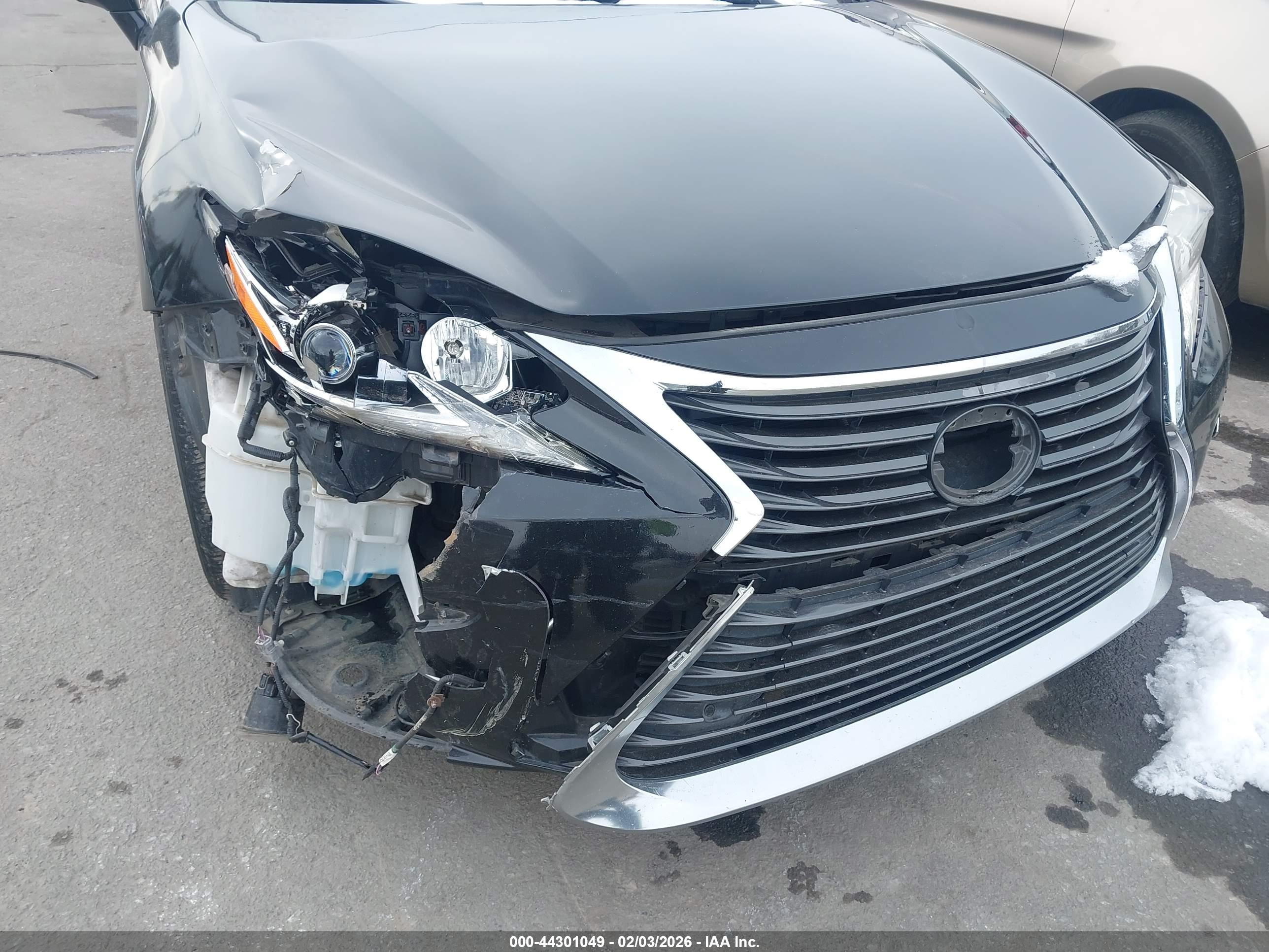 LEXUS ES image 6