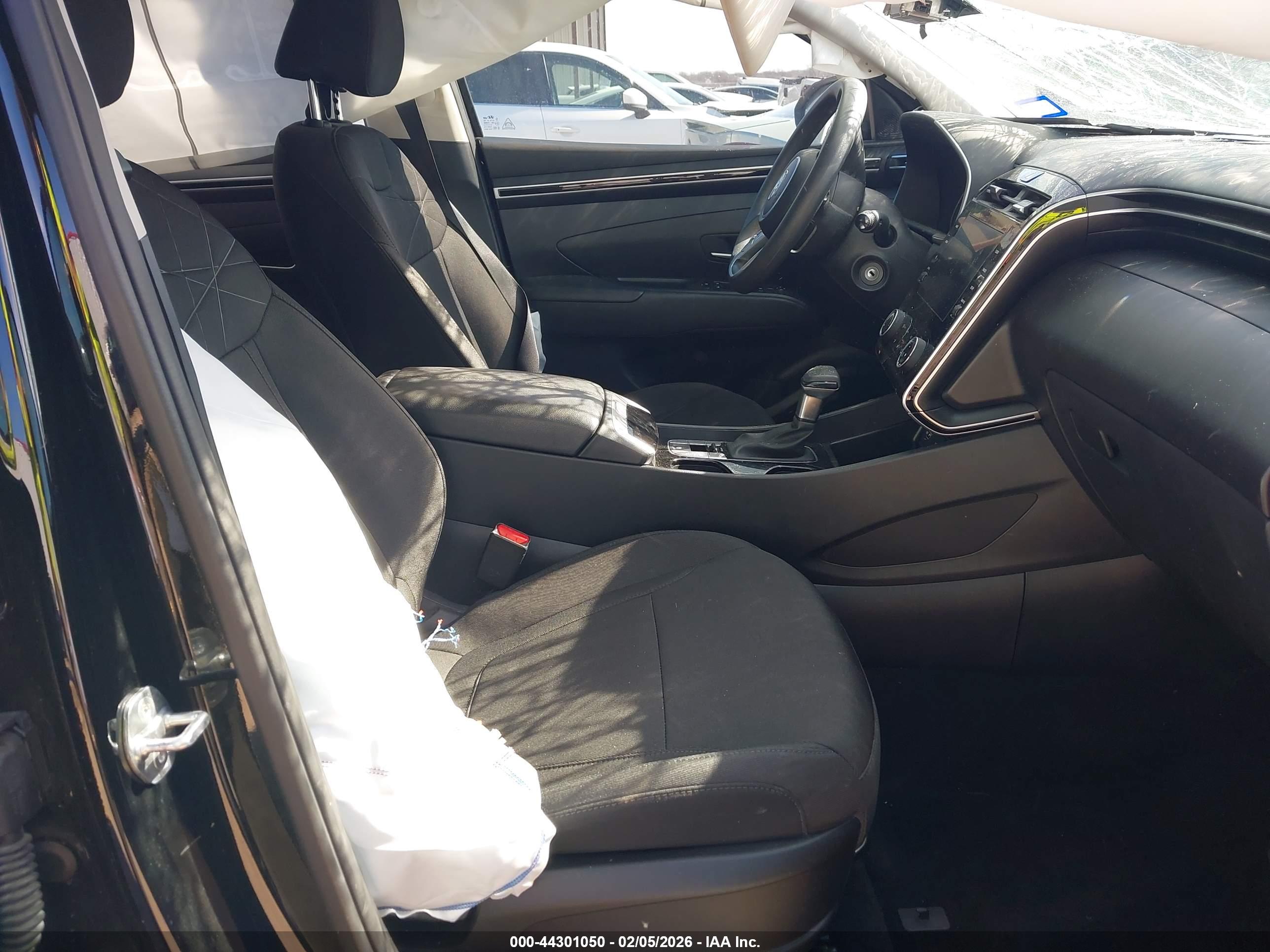 HYUNDAI TUCSON image 5