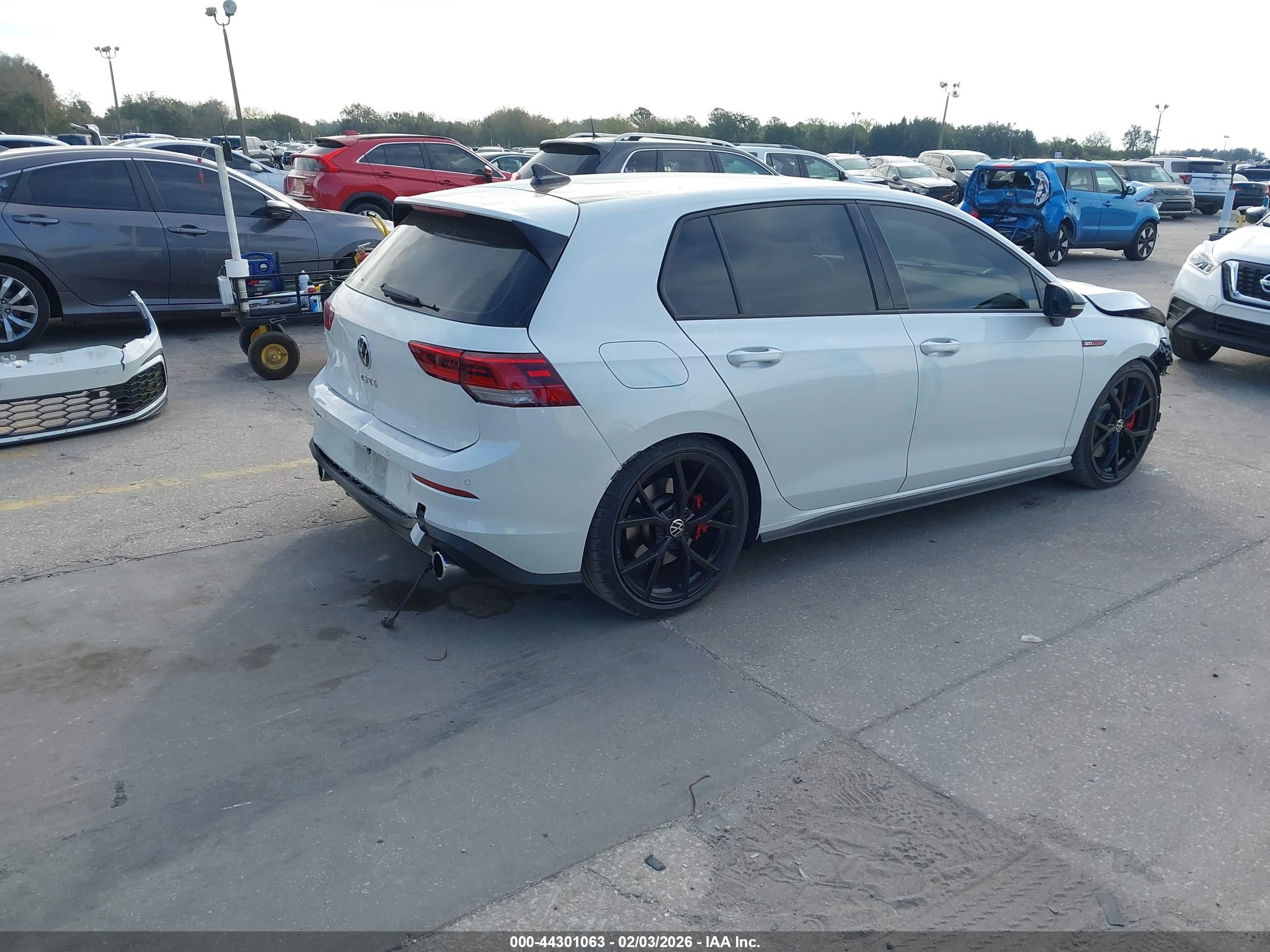 VOLKSWAGEN GOLF image 4