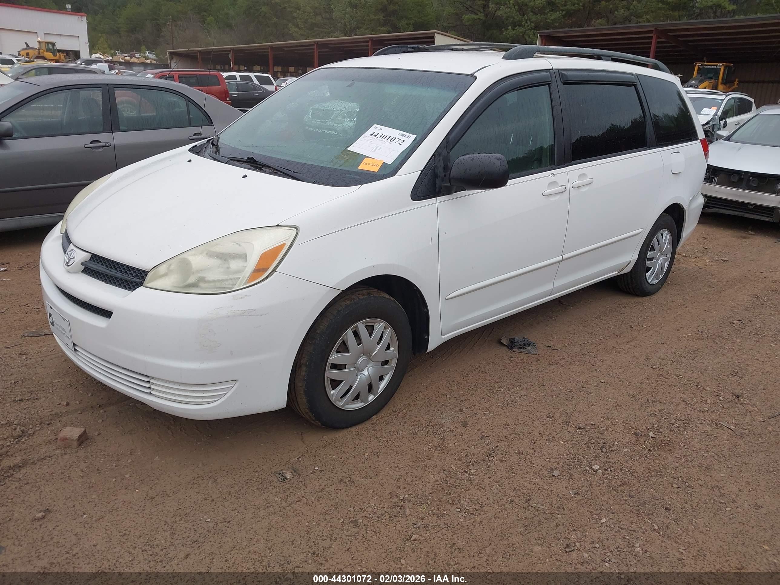 TOYOTA SIENNA image 2