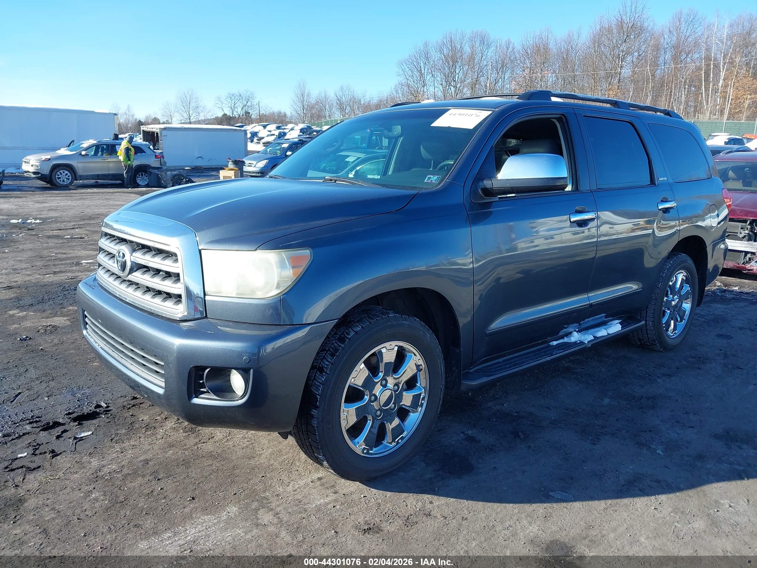 TOYOTA SEQUOIA image 2