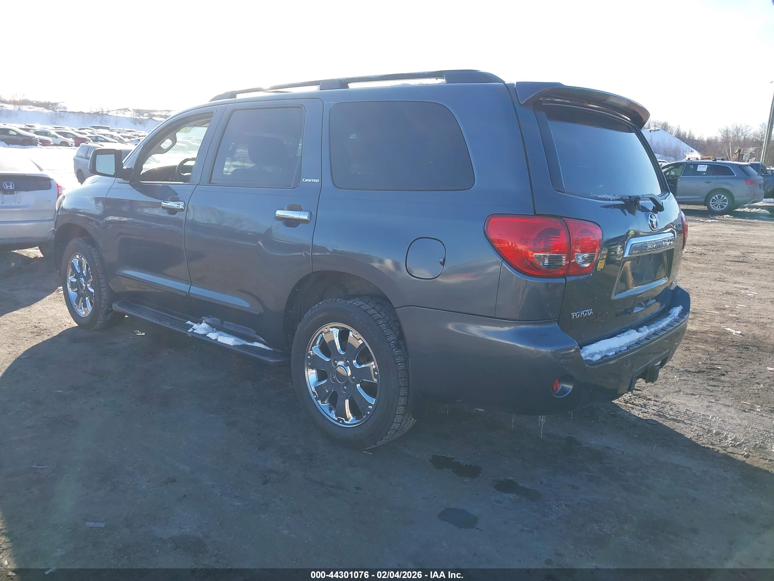 TOYOTA SEQUOIA image 3