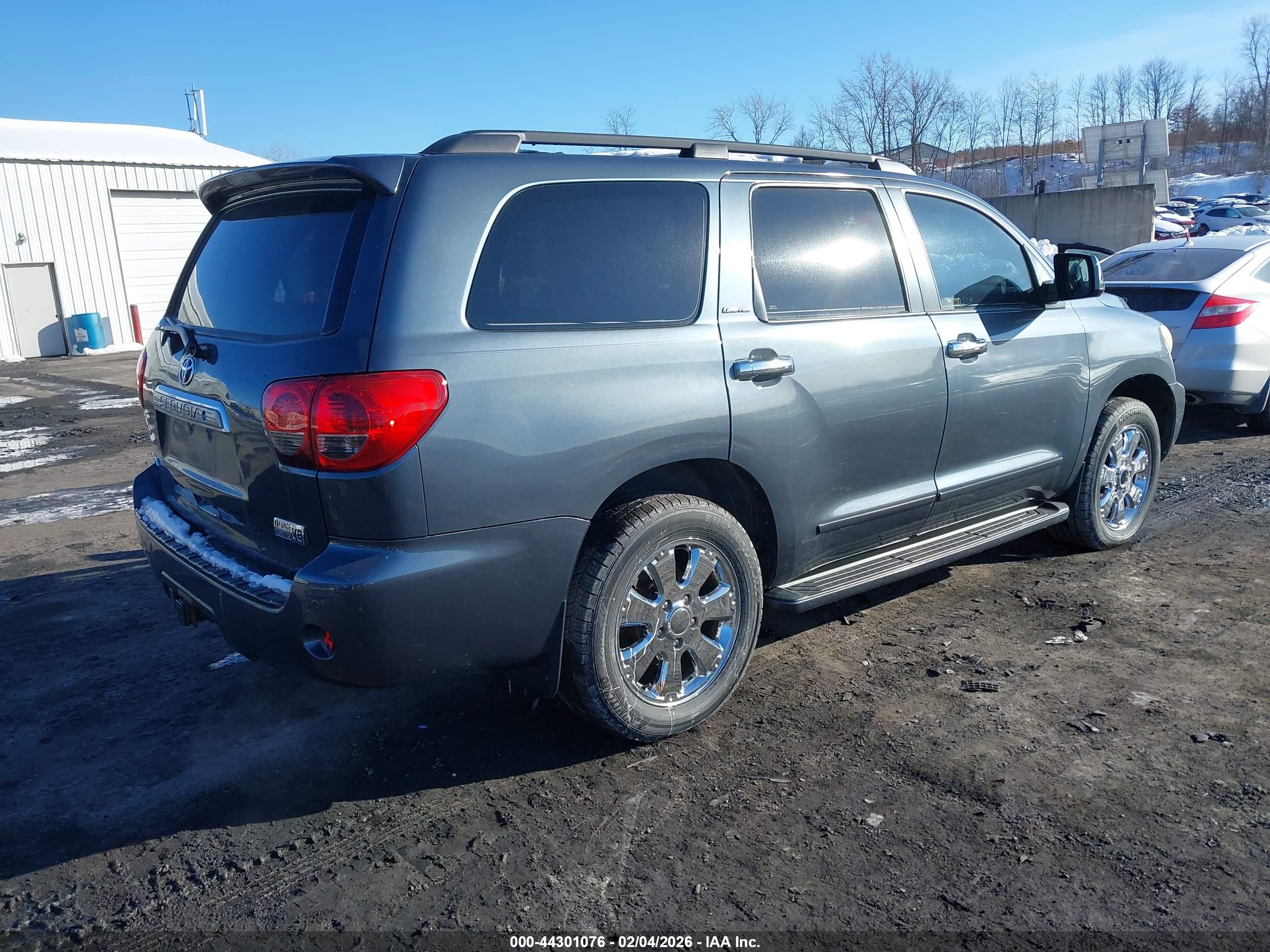 TOYOTA SEQUOIA image 4