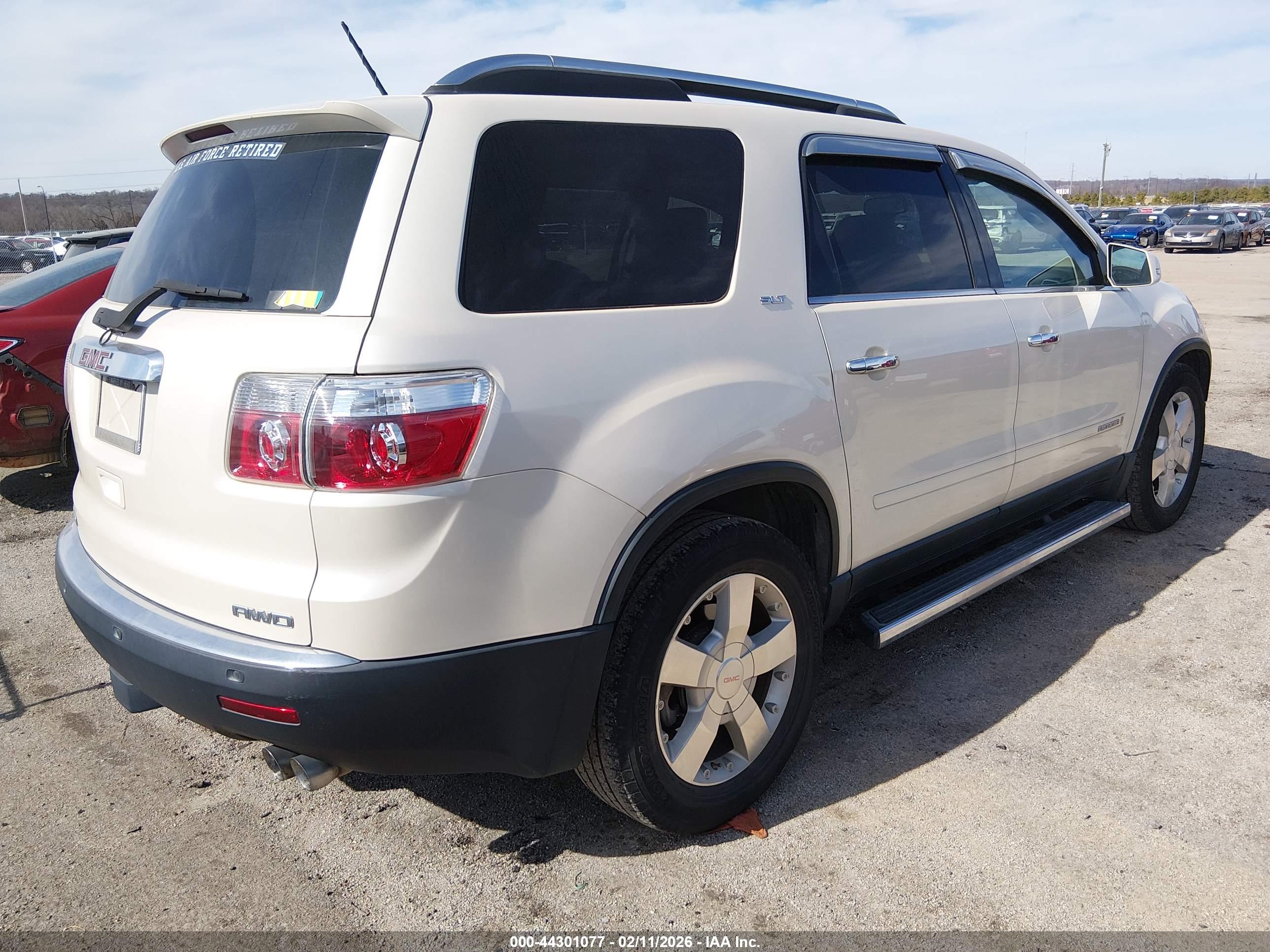 GMC ACADIA image 4