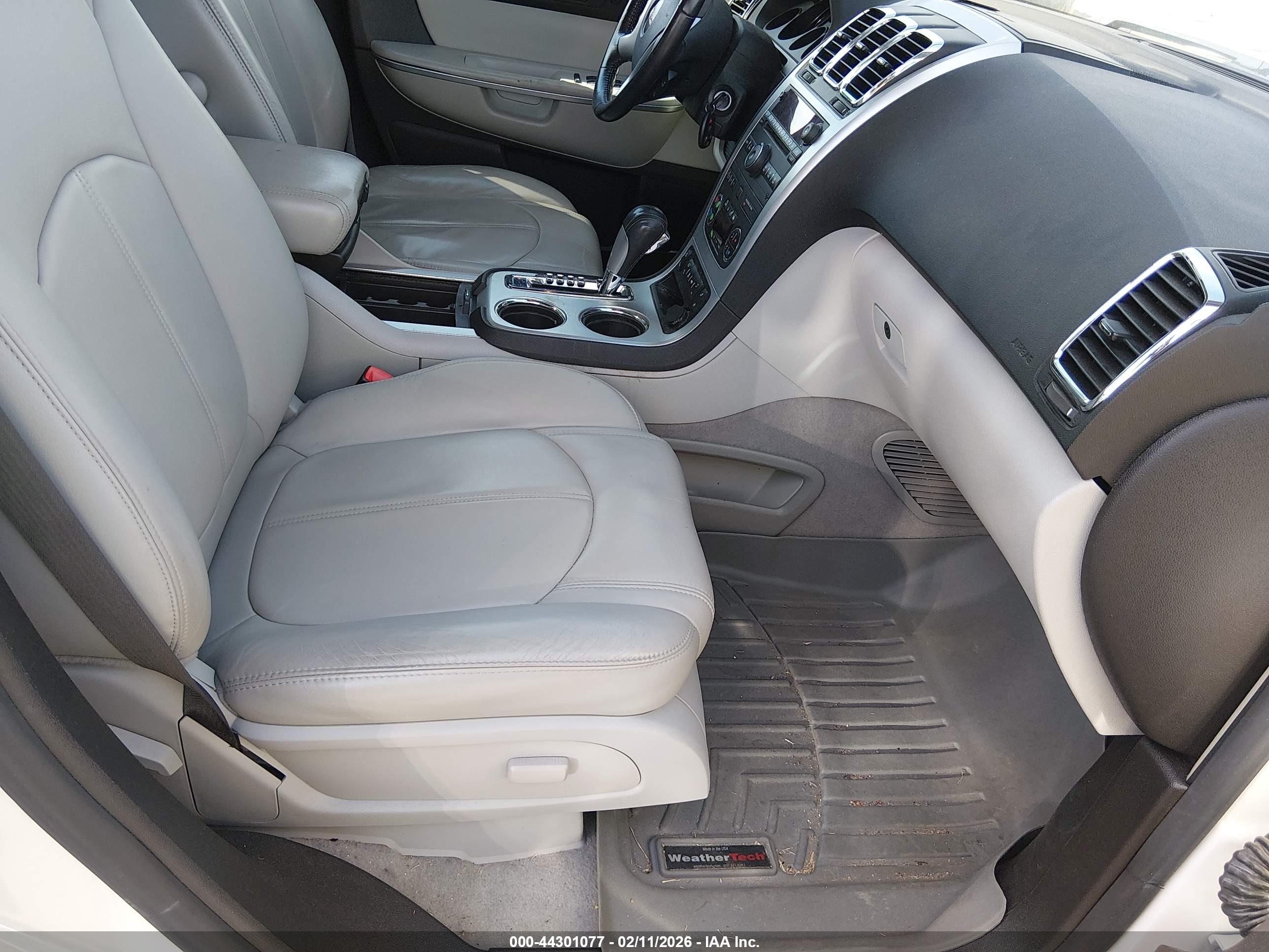 GMC ACADIA image 5