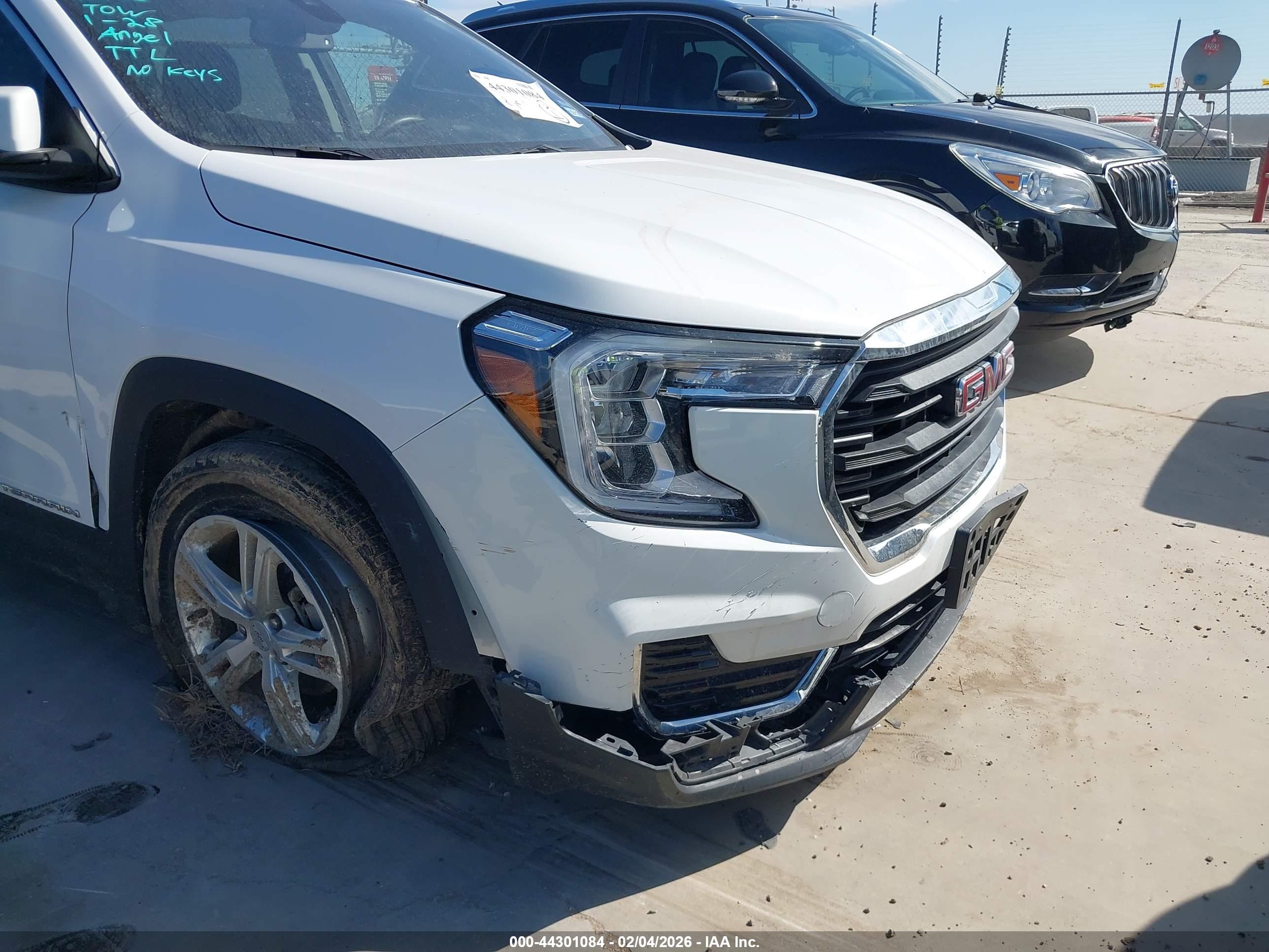 GMC TERRAIN image 6