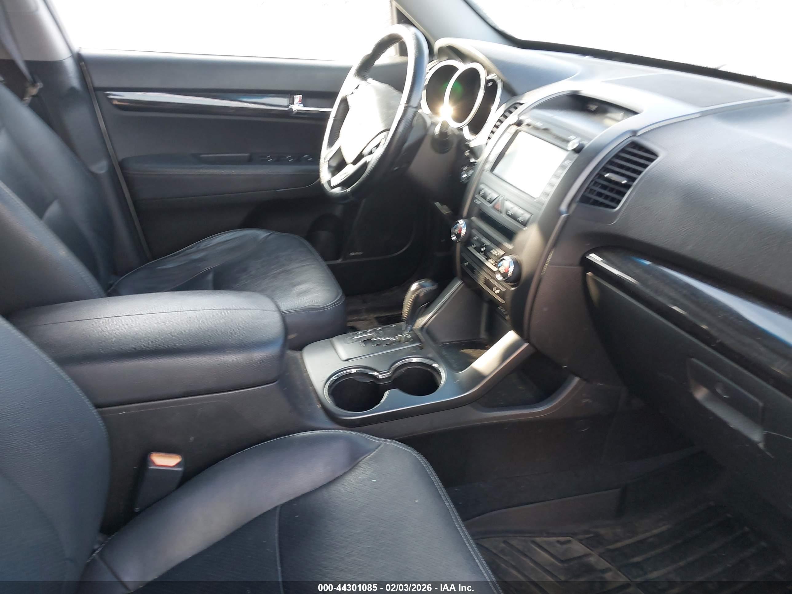 KIA SORENTO image 5