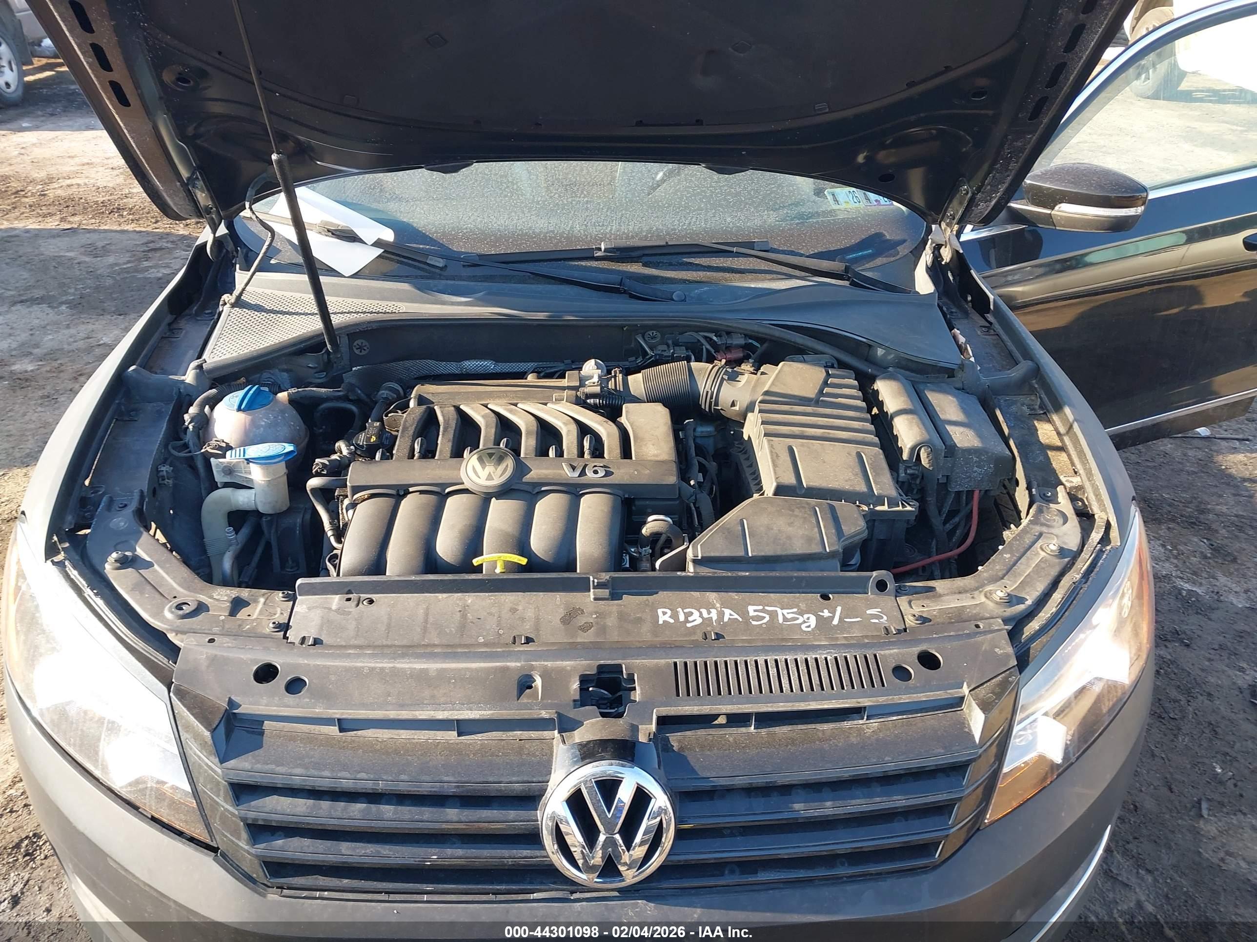 VOLKSWAGEN PASSAT image 10
