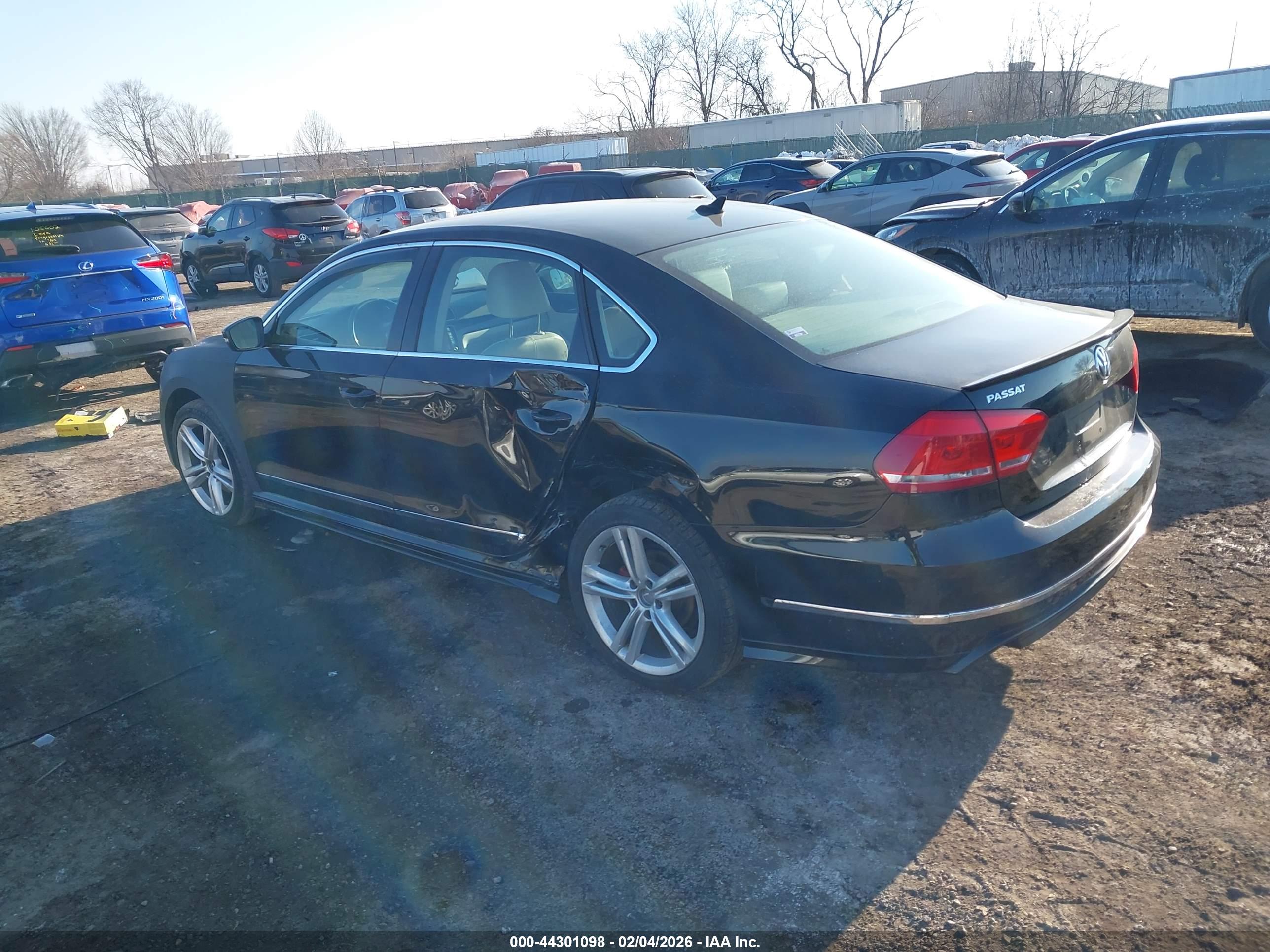 VOLKSWAGEN PASSAT image 3