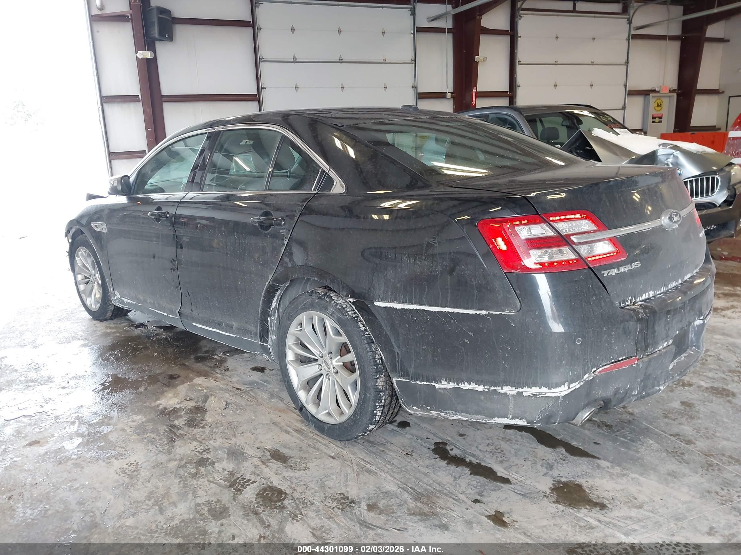 FORD TAURUS image 3