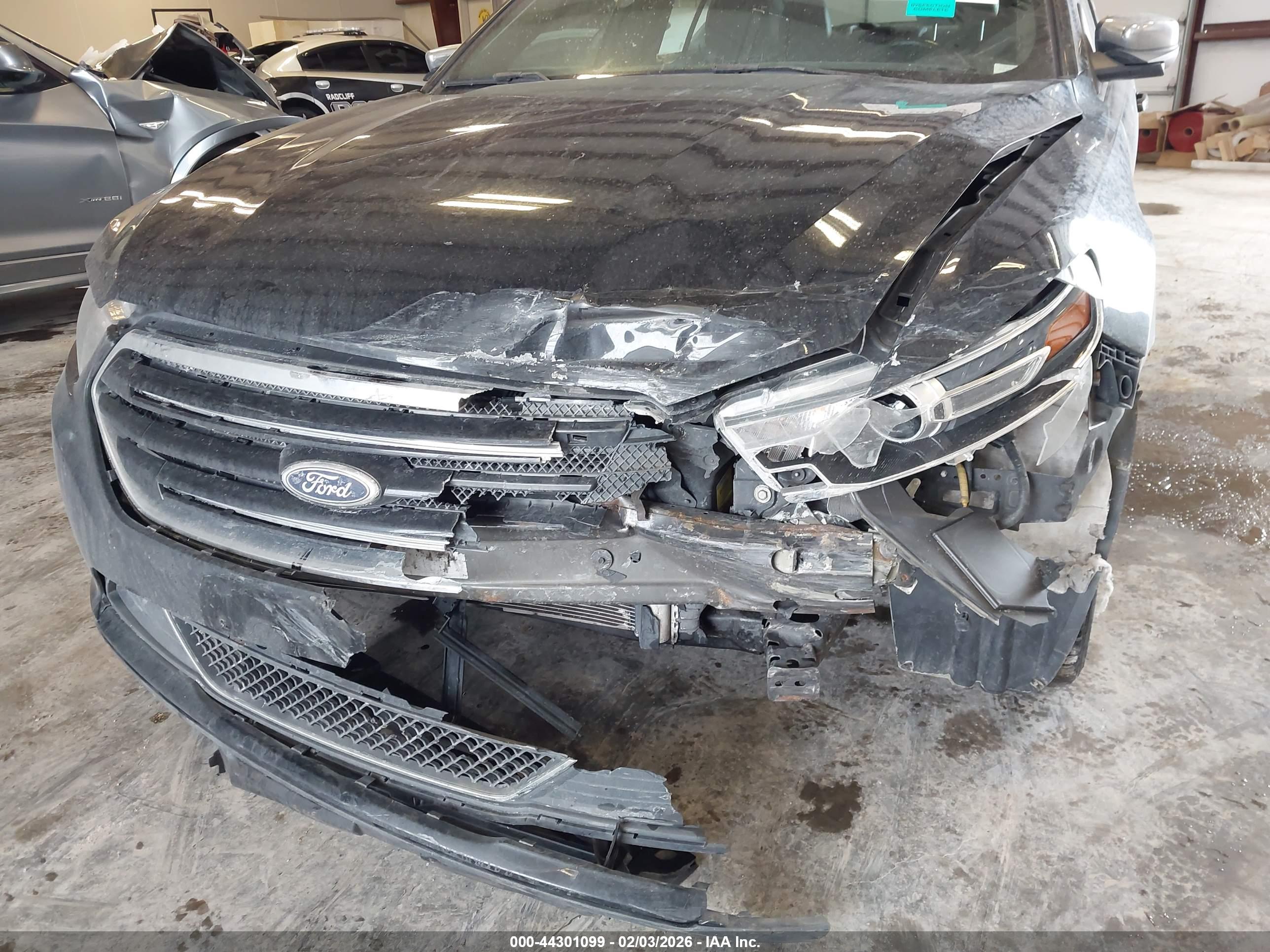 FORD TAURUS image 6