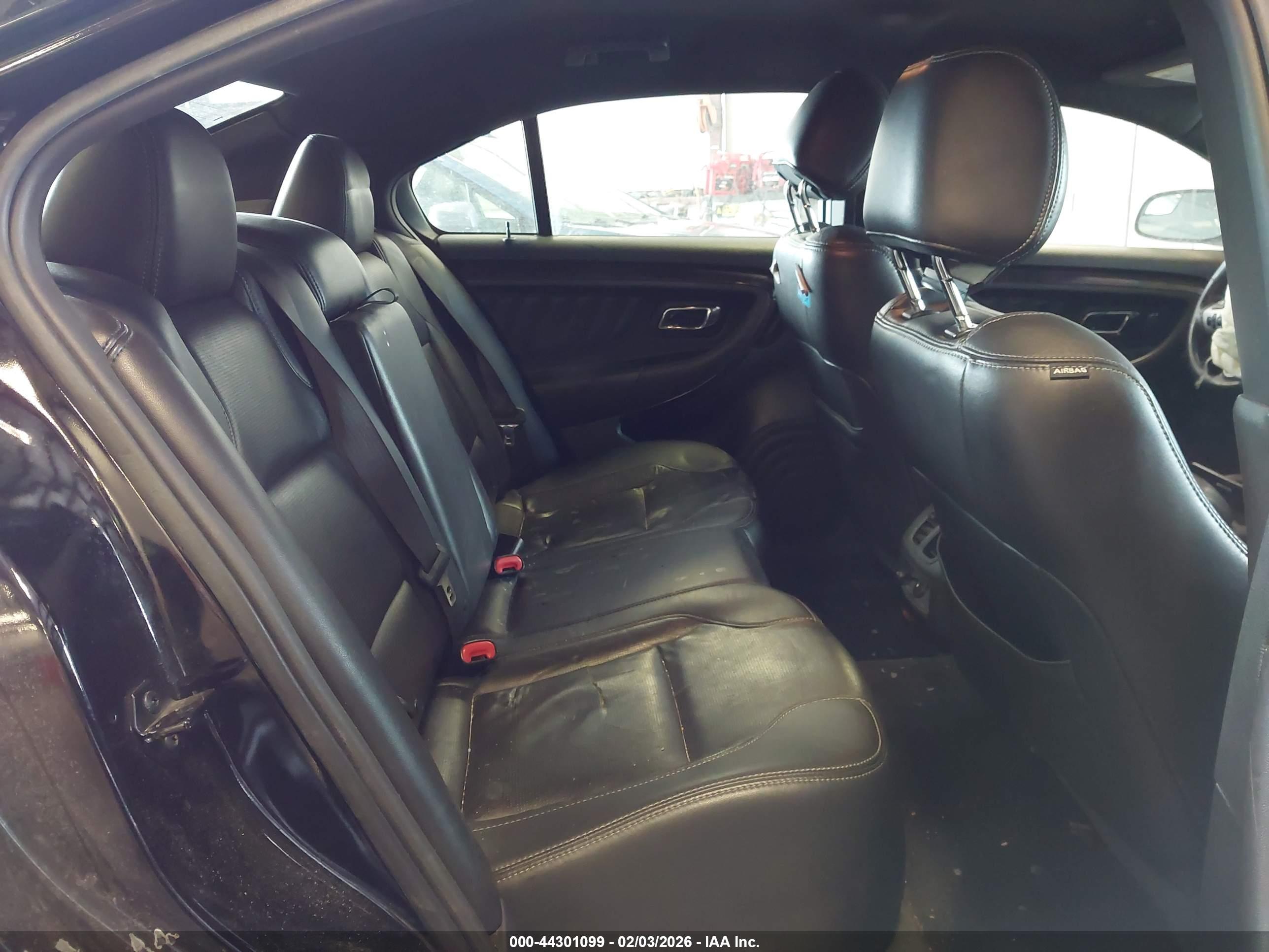 FORD TAURUS image 8