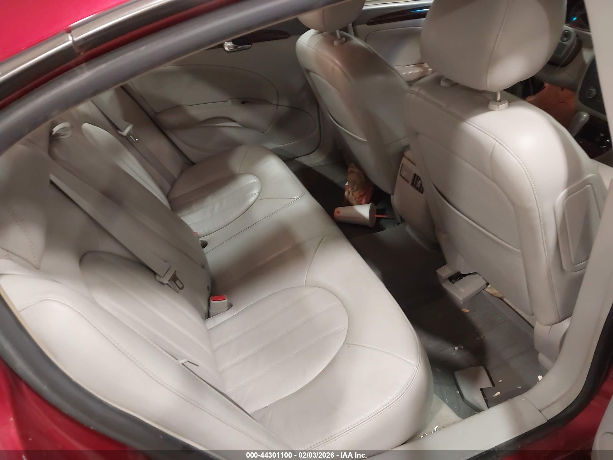 BUICK LUCERNE image 8