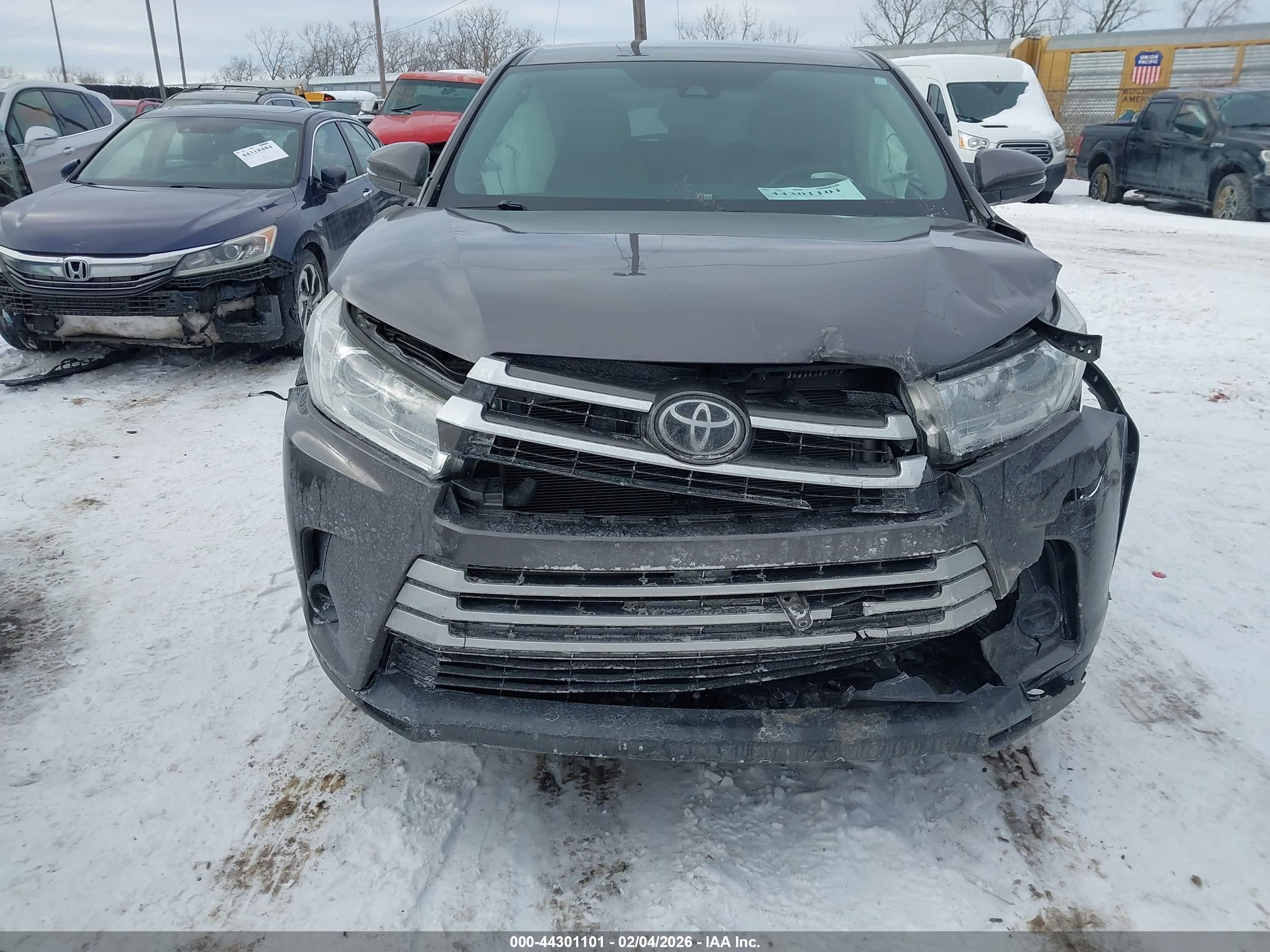 TOYOTA HIGHLANDER image 6
