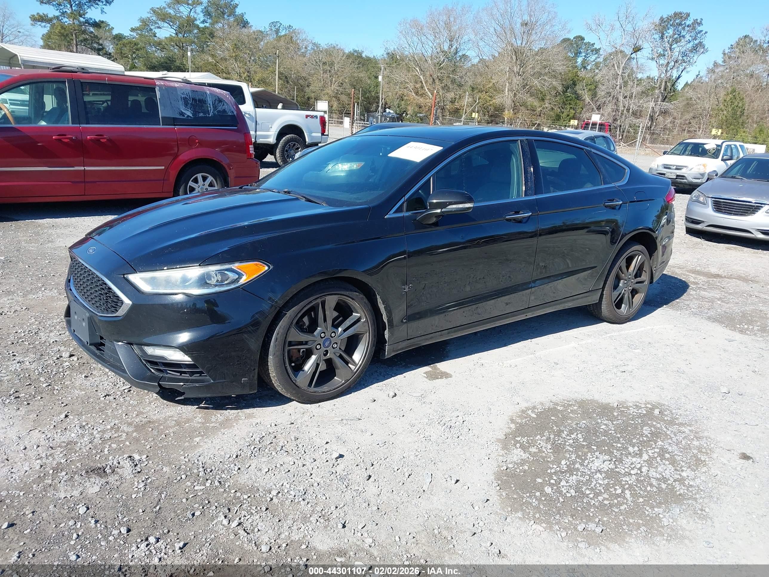 FORD FUSION image 2