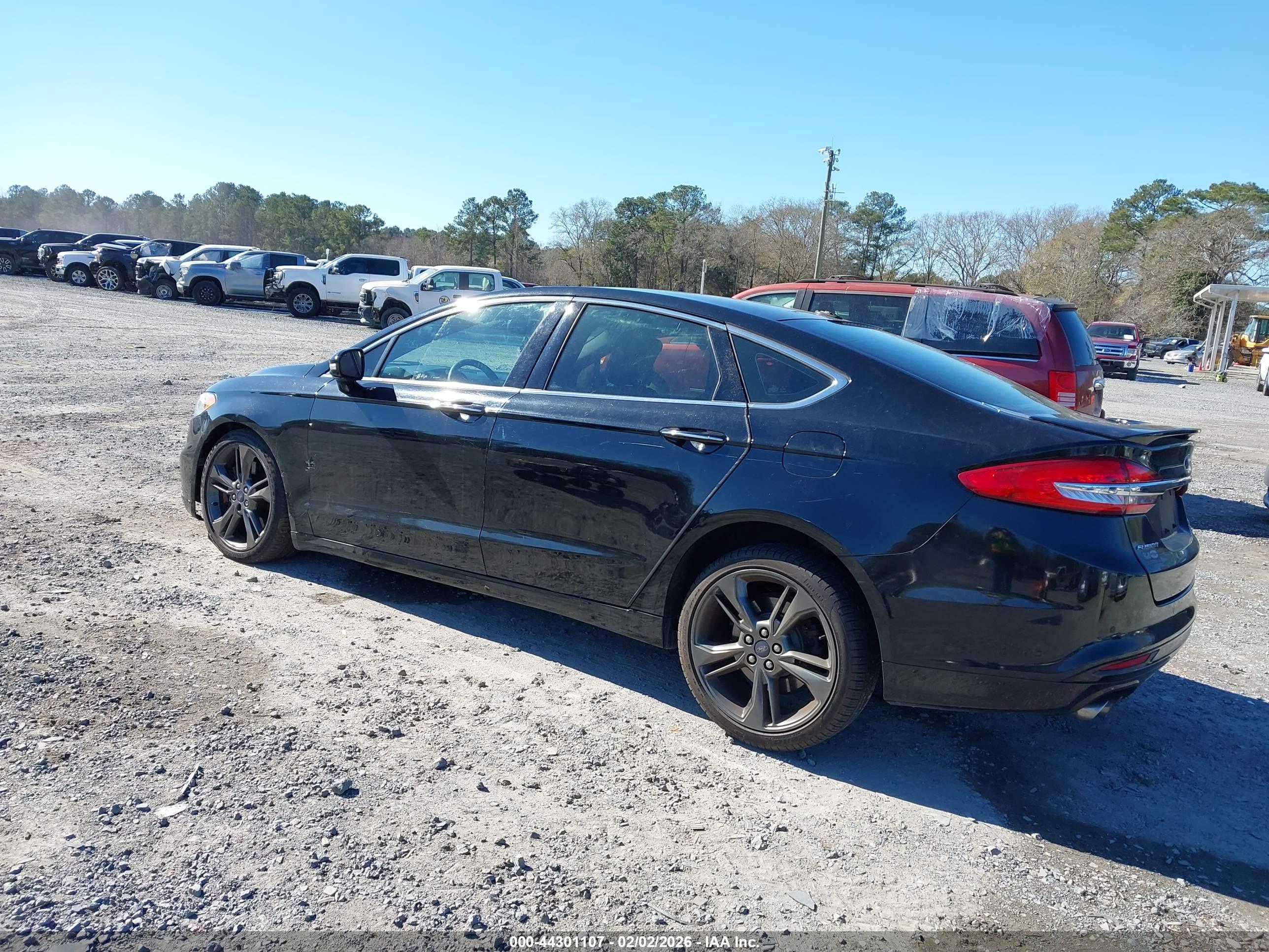 FORD FUSION image 3