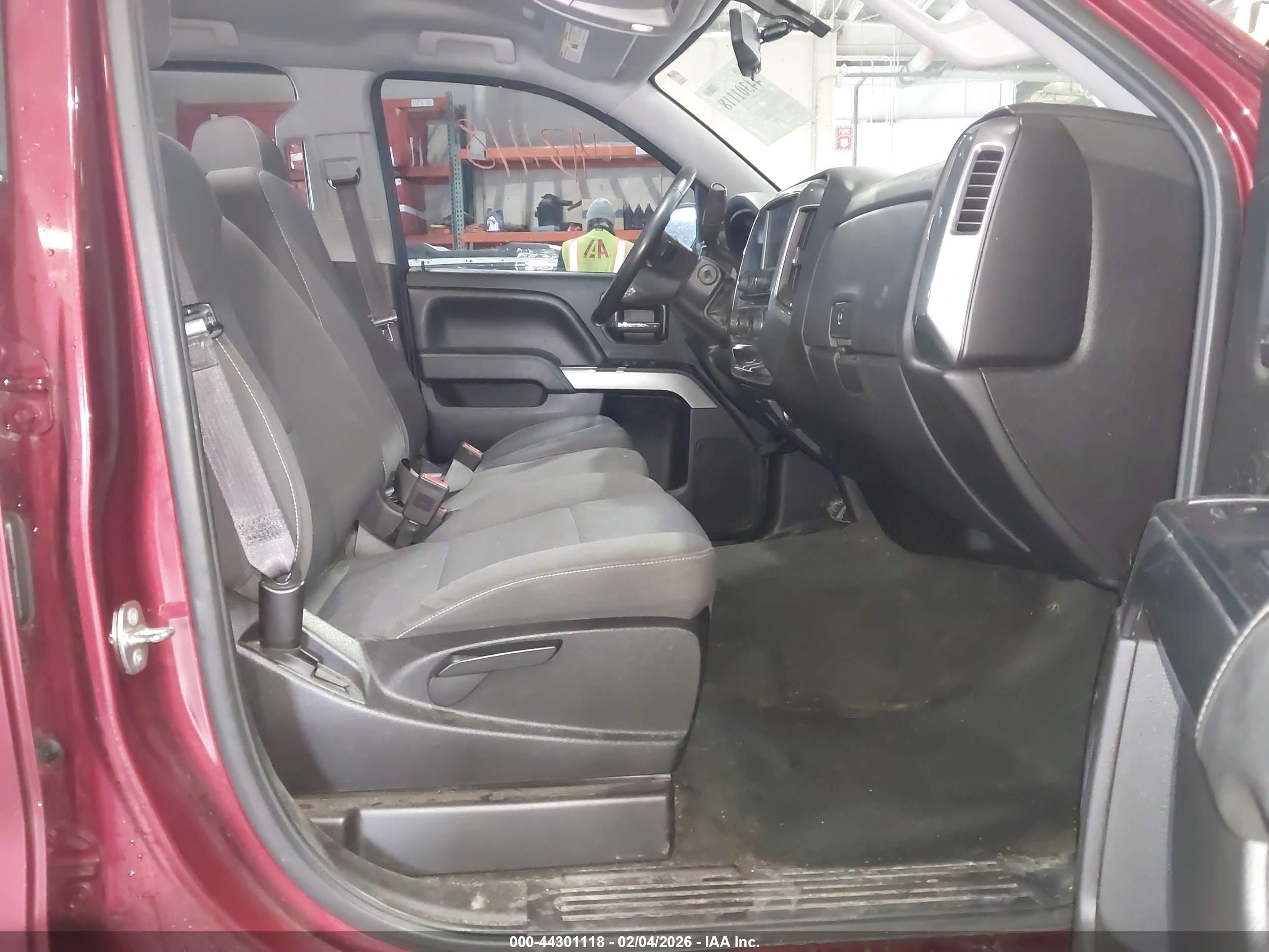 CHEVROLET SILVERADO image 5