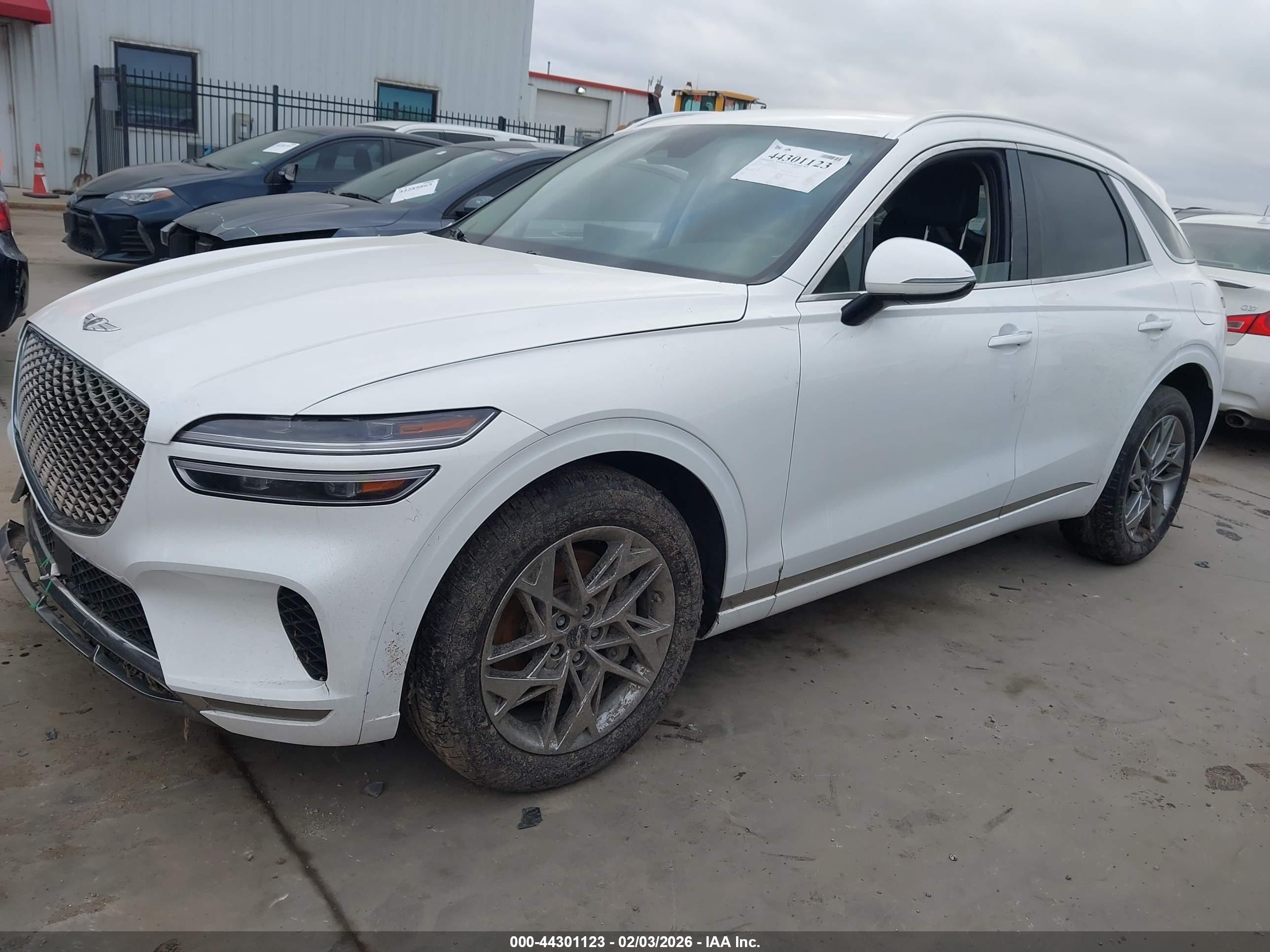 GENESIS GV70 image 2
