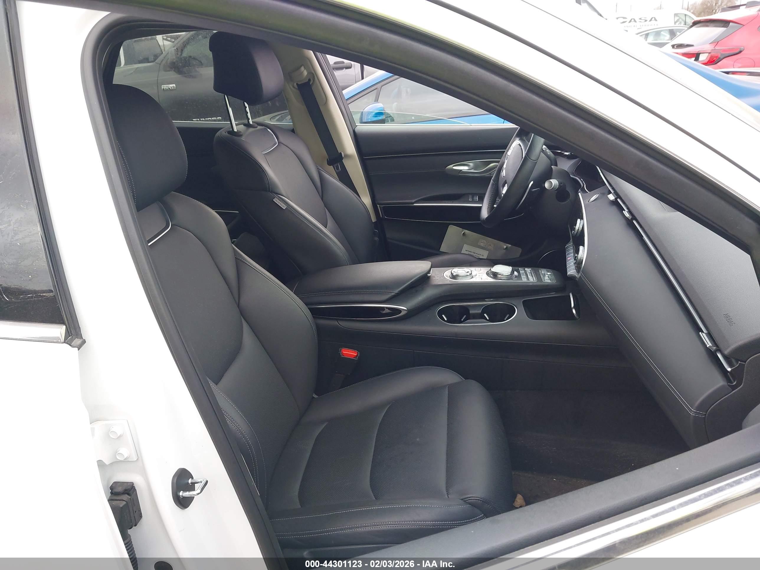 GENESIS GV70 image 5