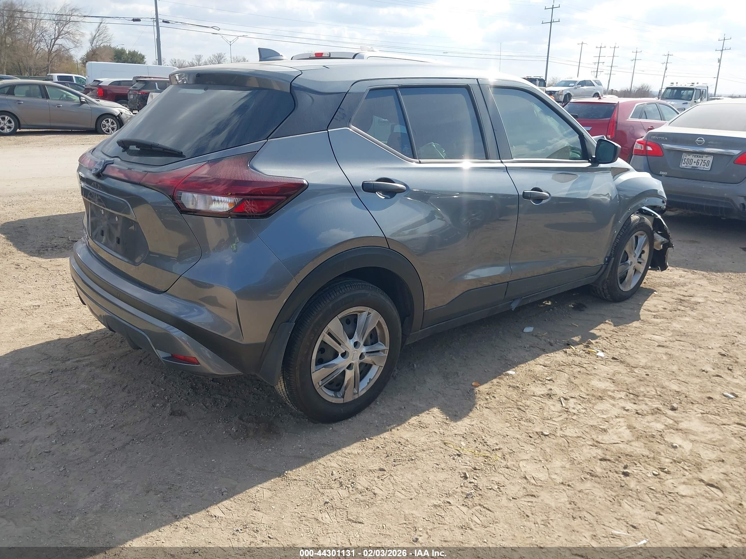 NISSAN KICKS image 4