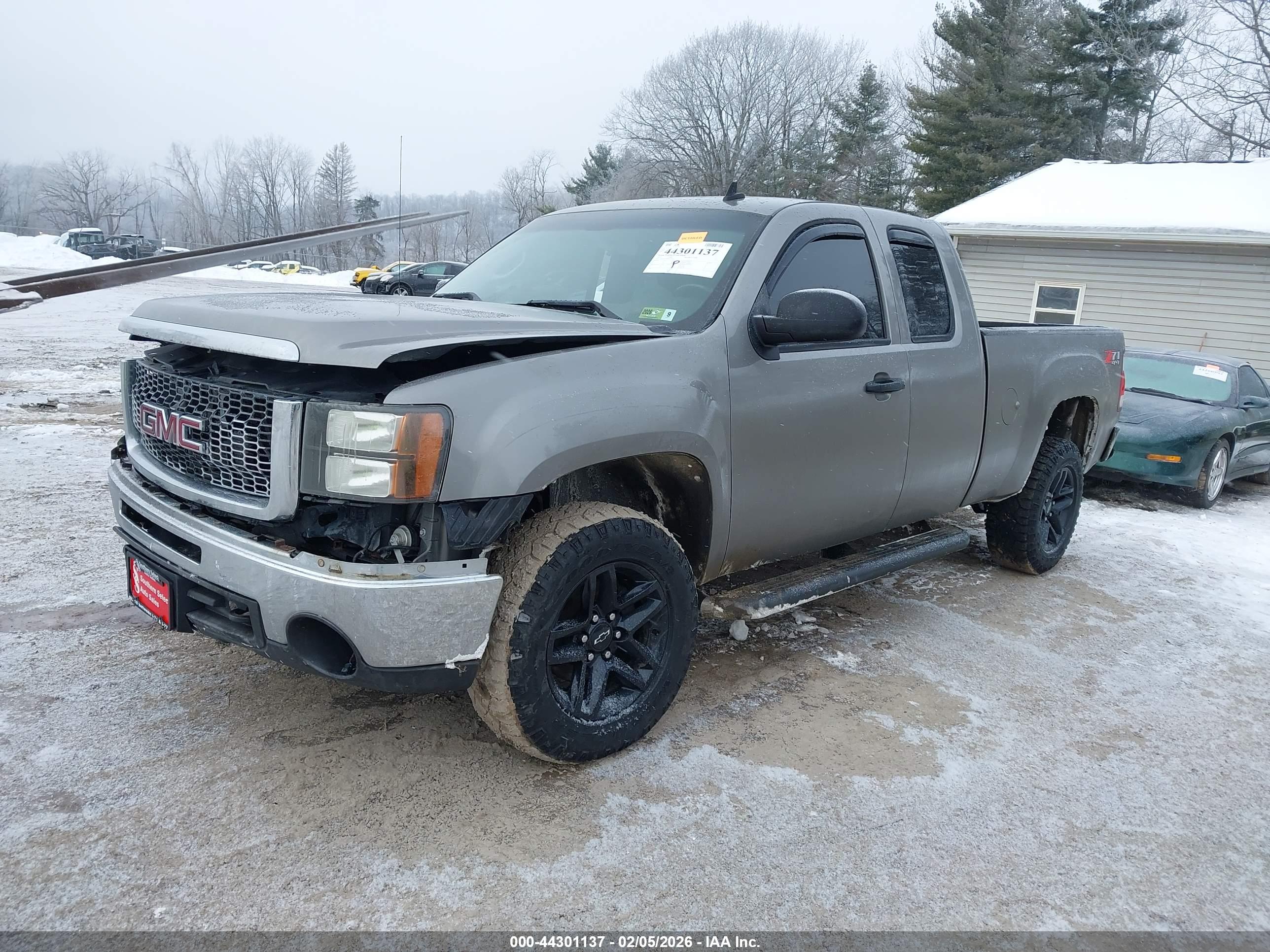 GMC SIERRA image 2