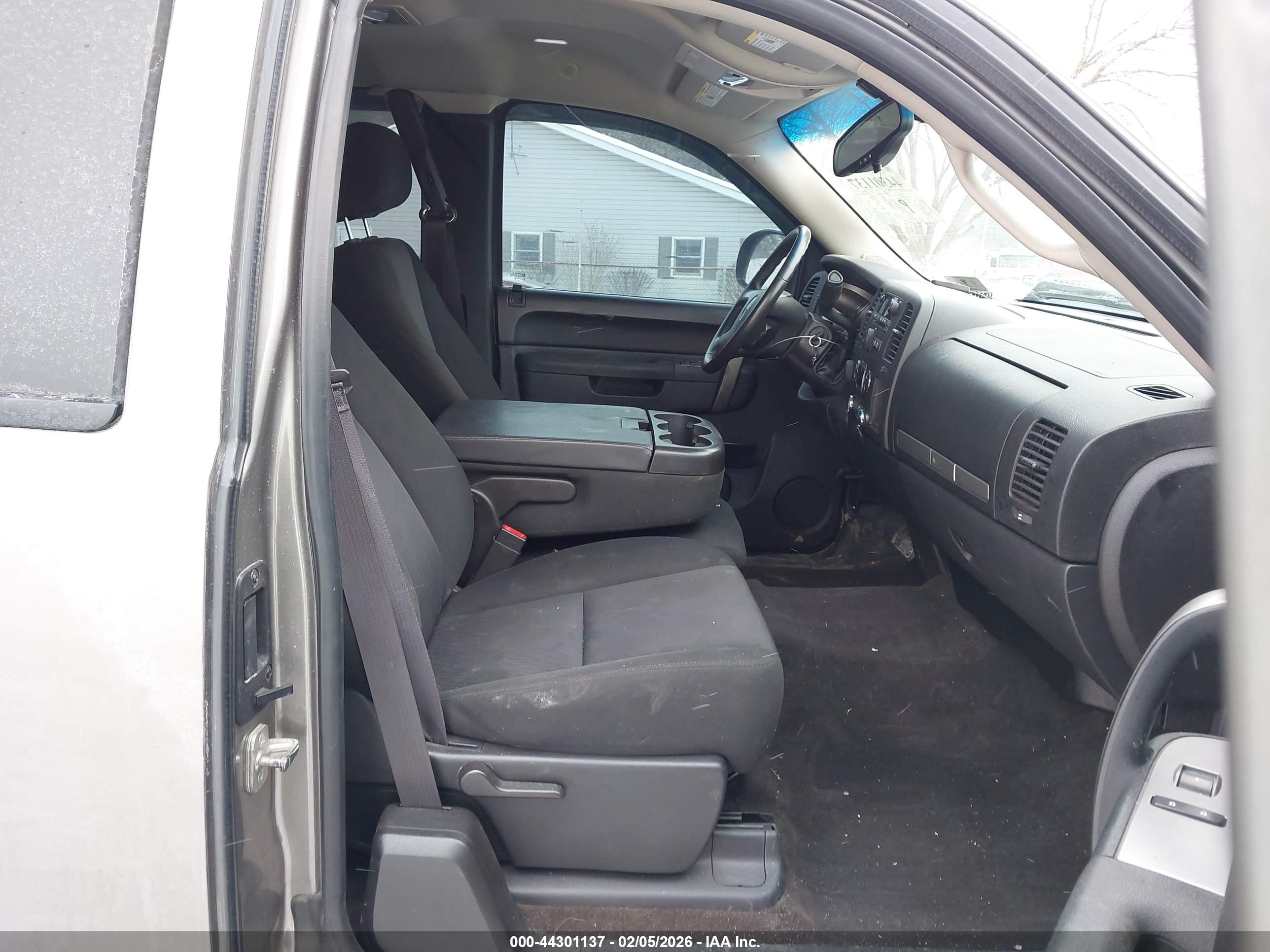 GMC SIERRA image 5