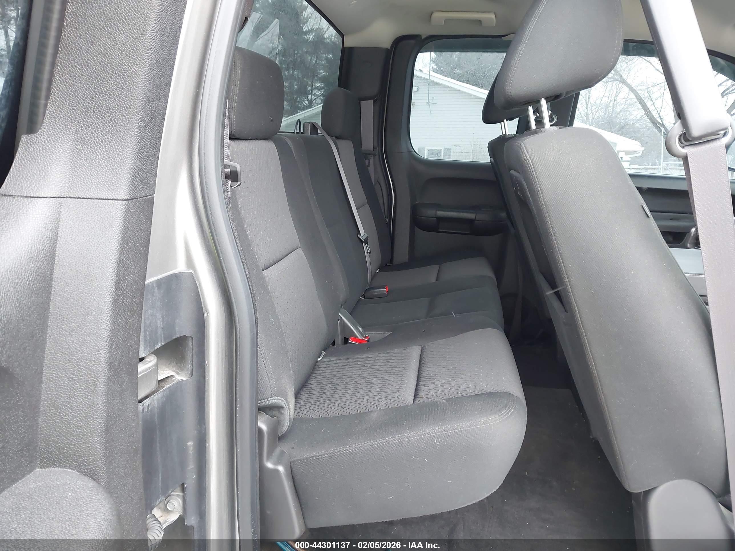 GMC SIERRA image 8