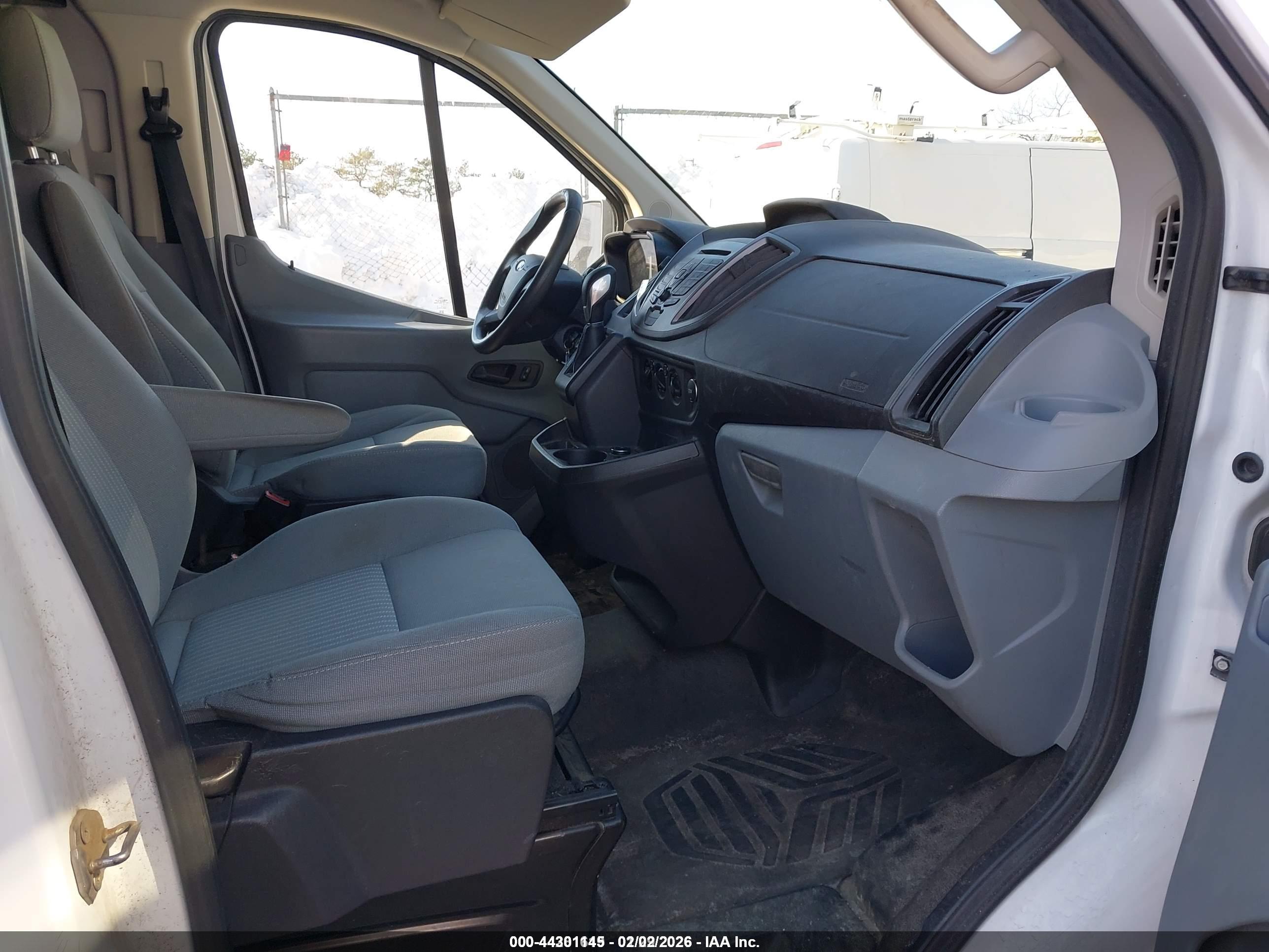 FORD TRANSIT-150 image 5