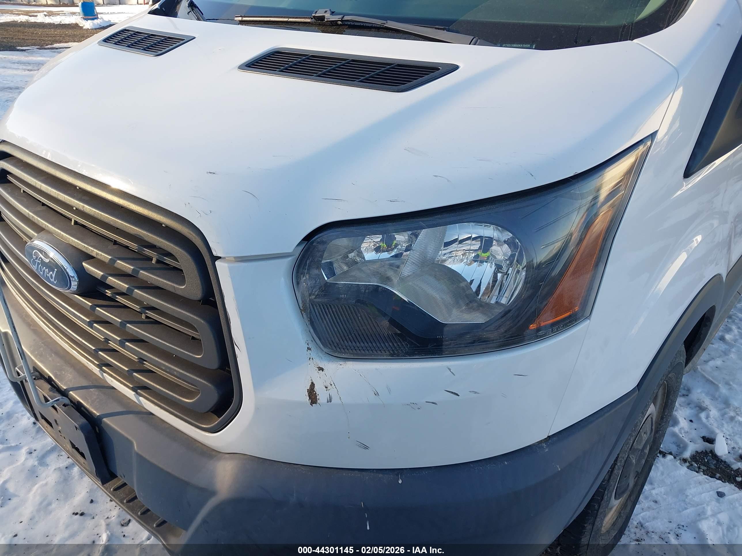 FORD TRANSIT-150 image 6