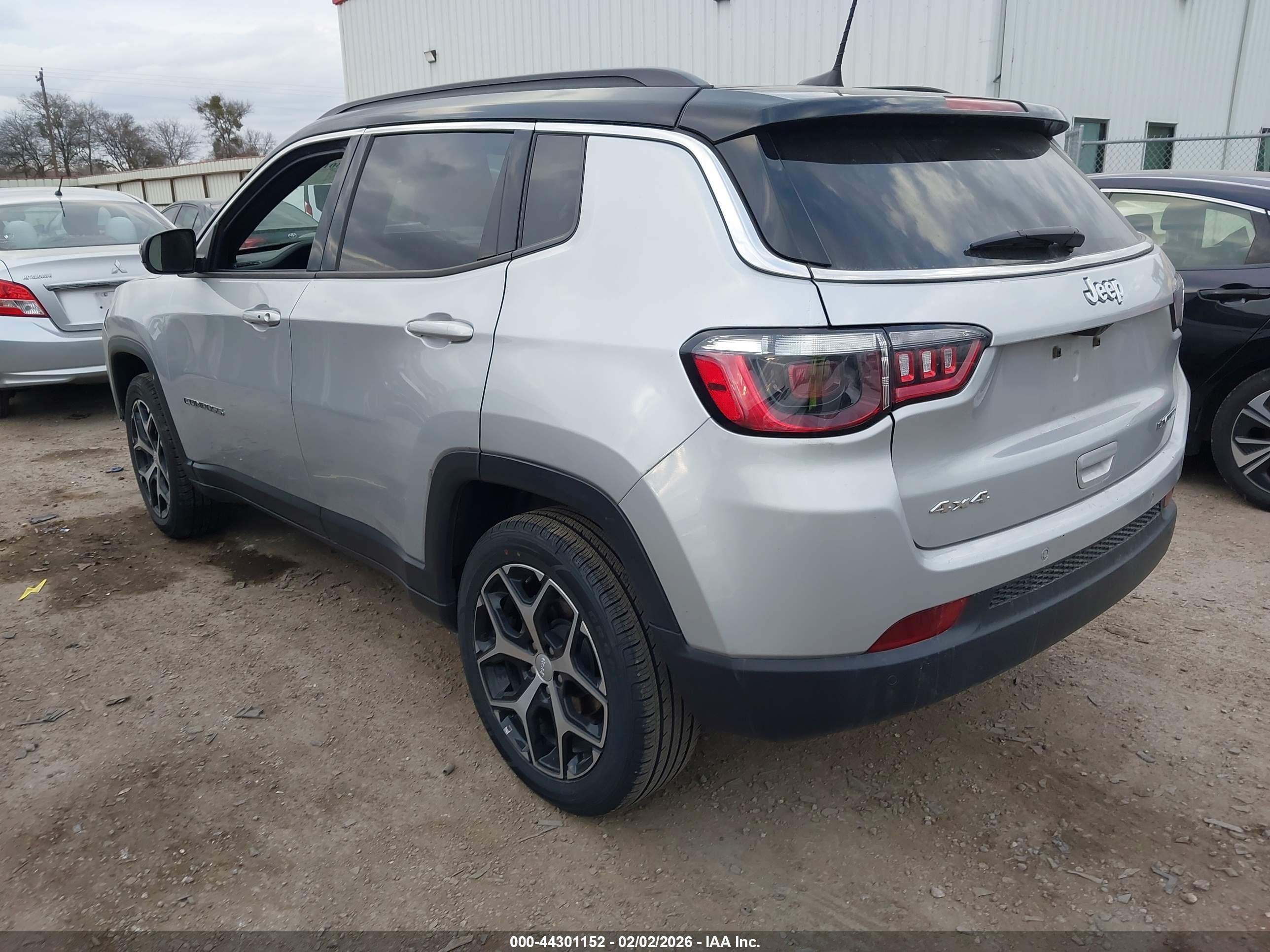 JEEP COMPASS image 3