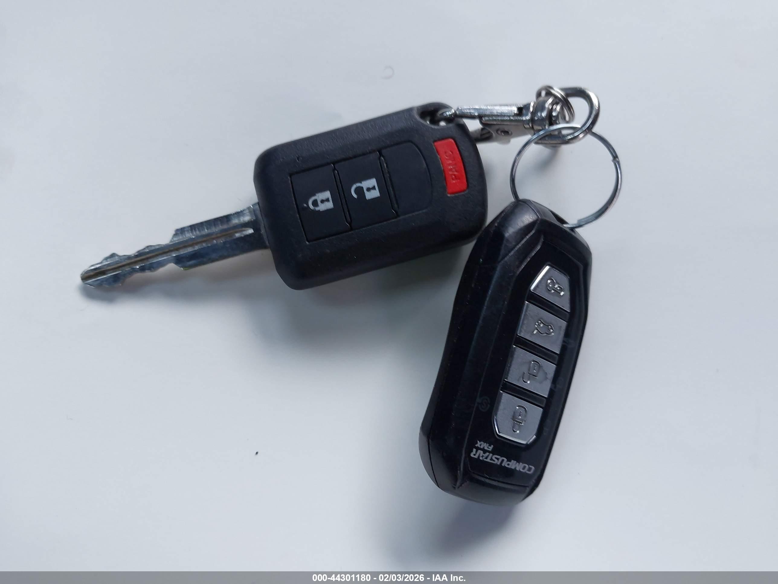 MITSUBISHI OUTLANDER image 11