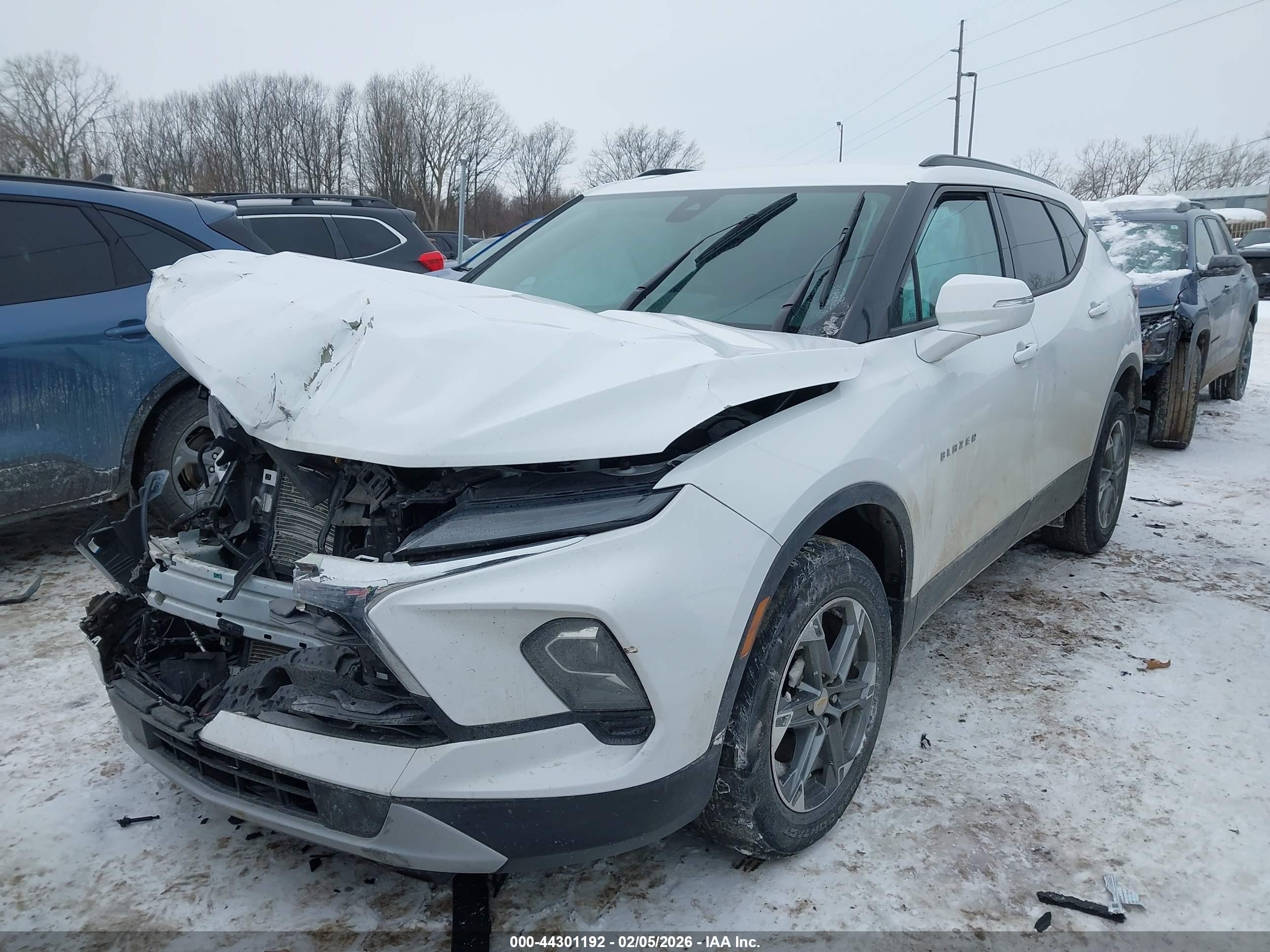 CHEVROLET BLAZER image 2