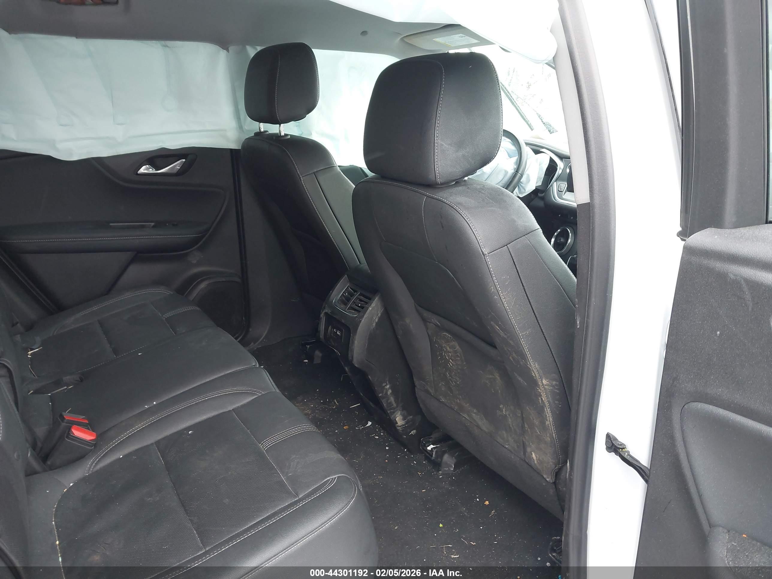 CHEVROLET BLAZER image 8