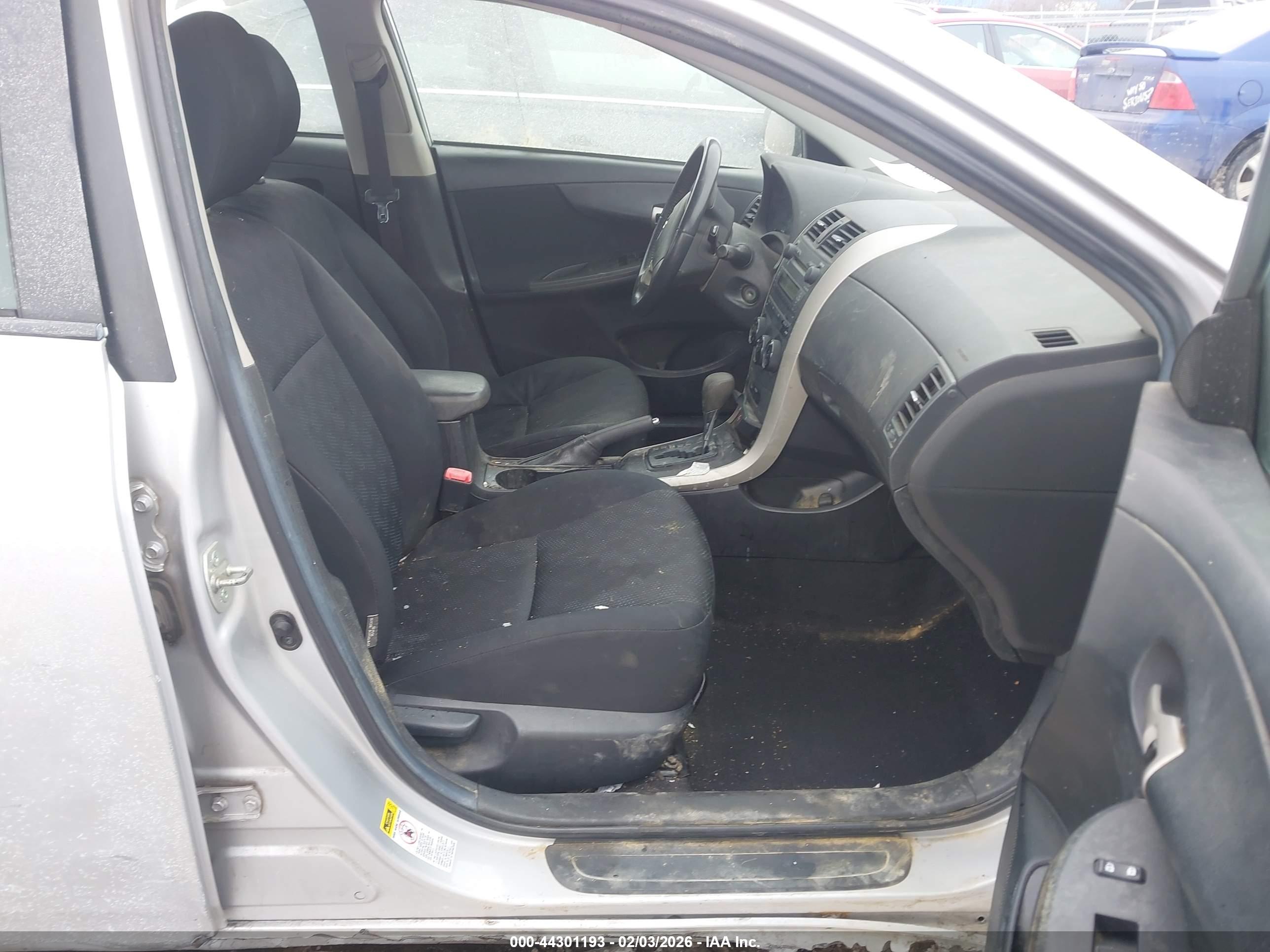 TOYOTA COROLLA image 5
