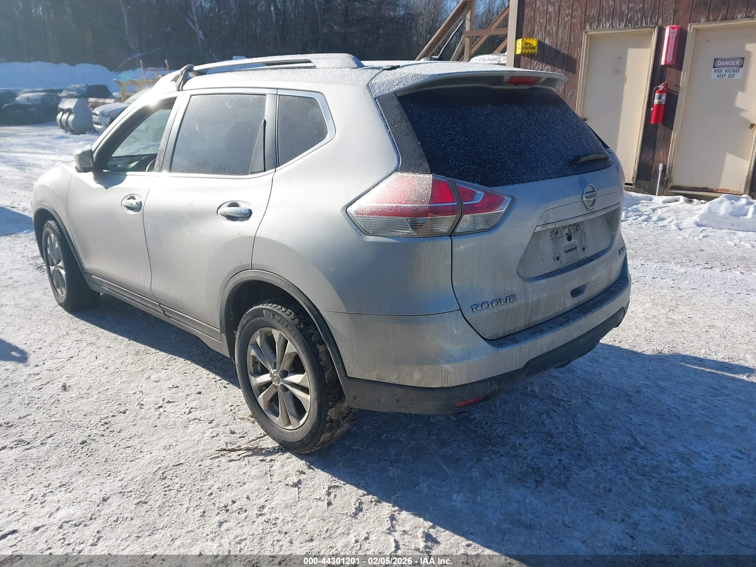 NISSAN ROGUE image 3