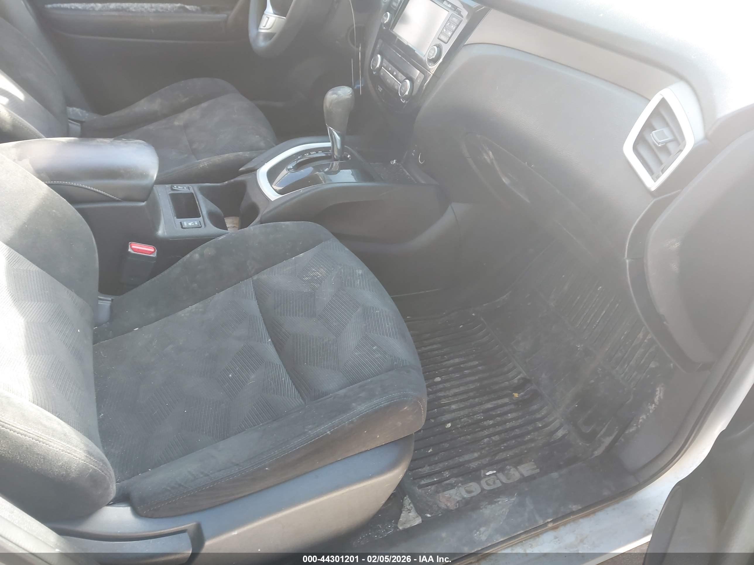 NISSAN ROGUE image 5