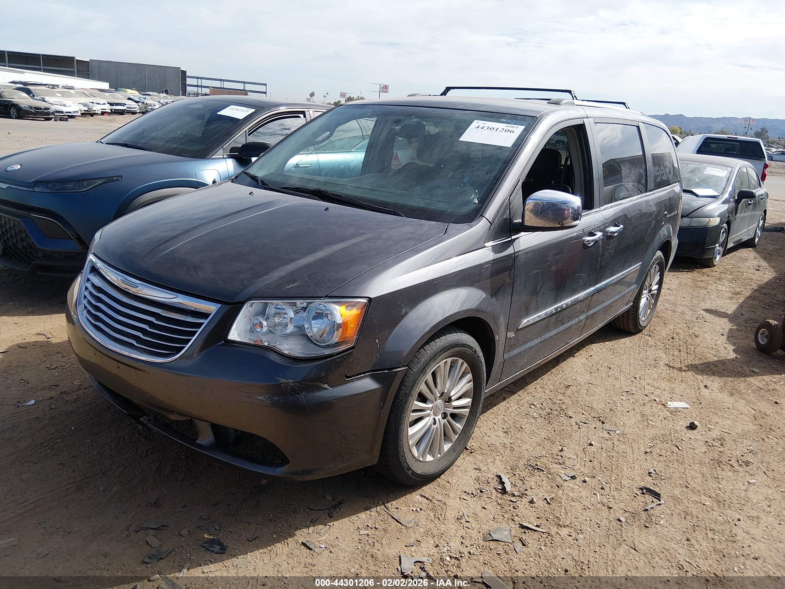 CHRYSLER TOWN image 2