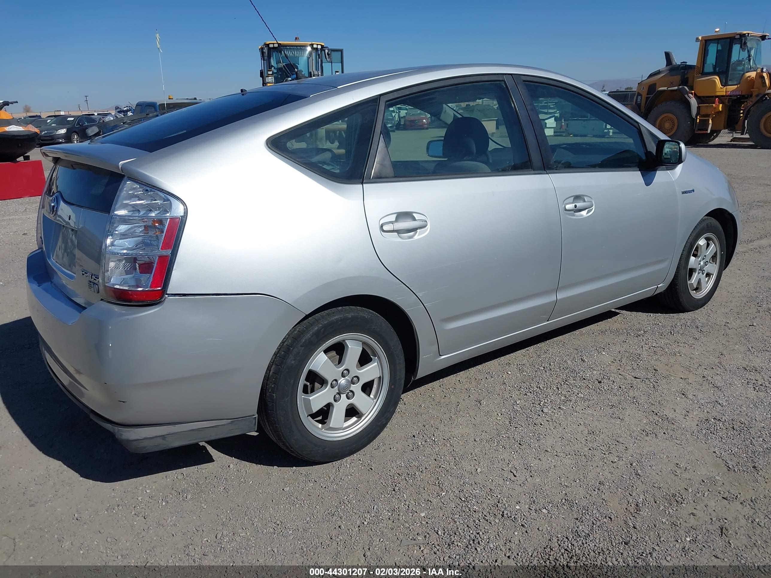 TOYOTA PRIUS image 4