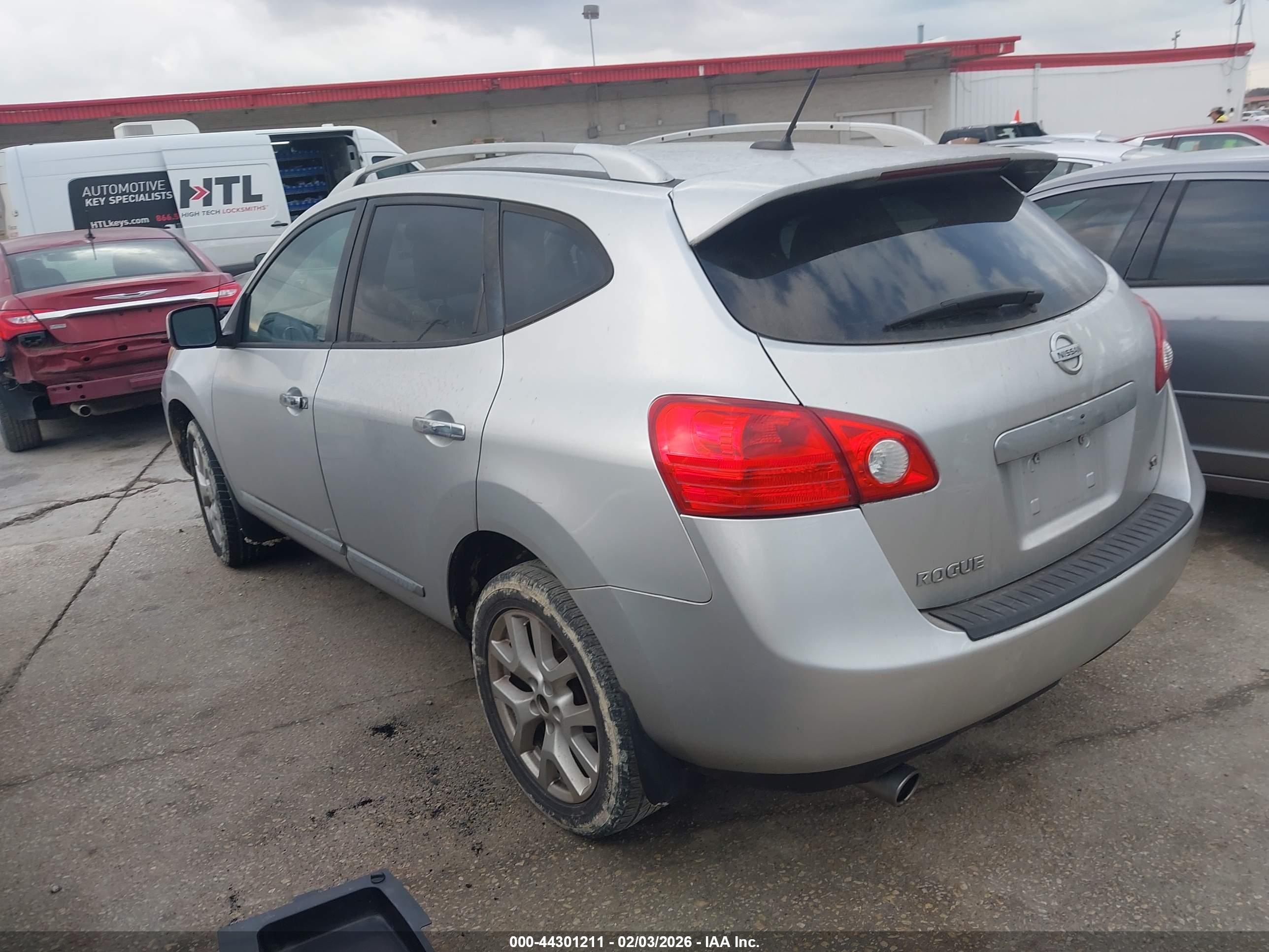 NISSAN ROGUE image 3