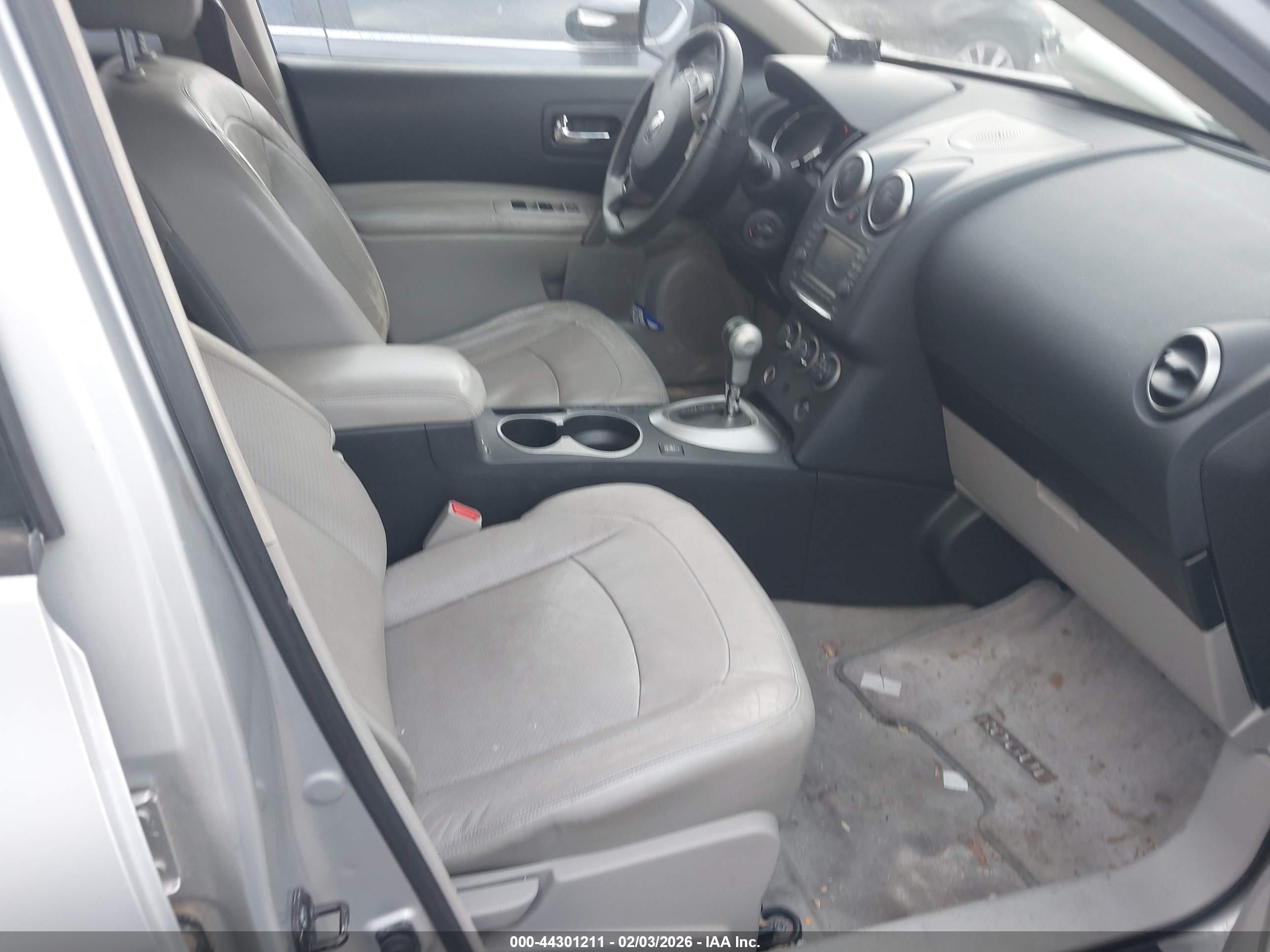 NISSAN ROGUE image 5