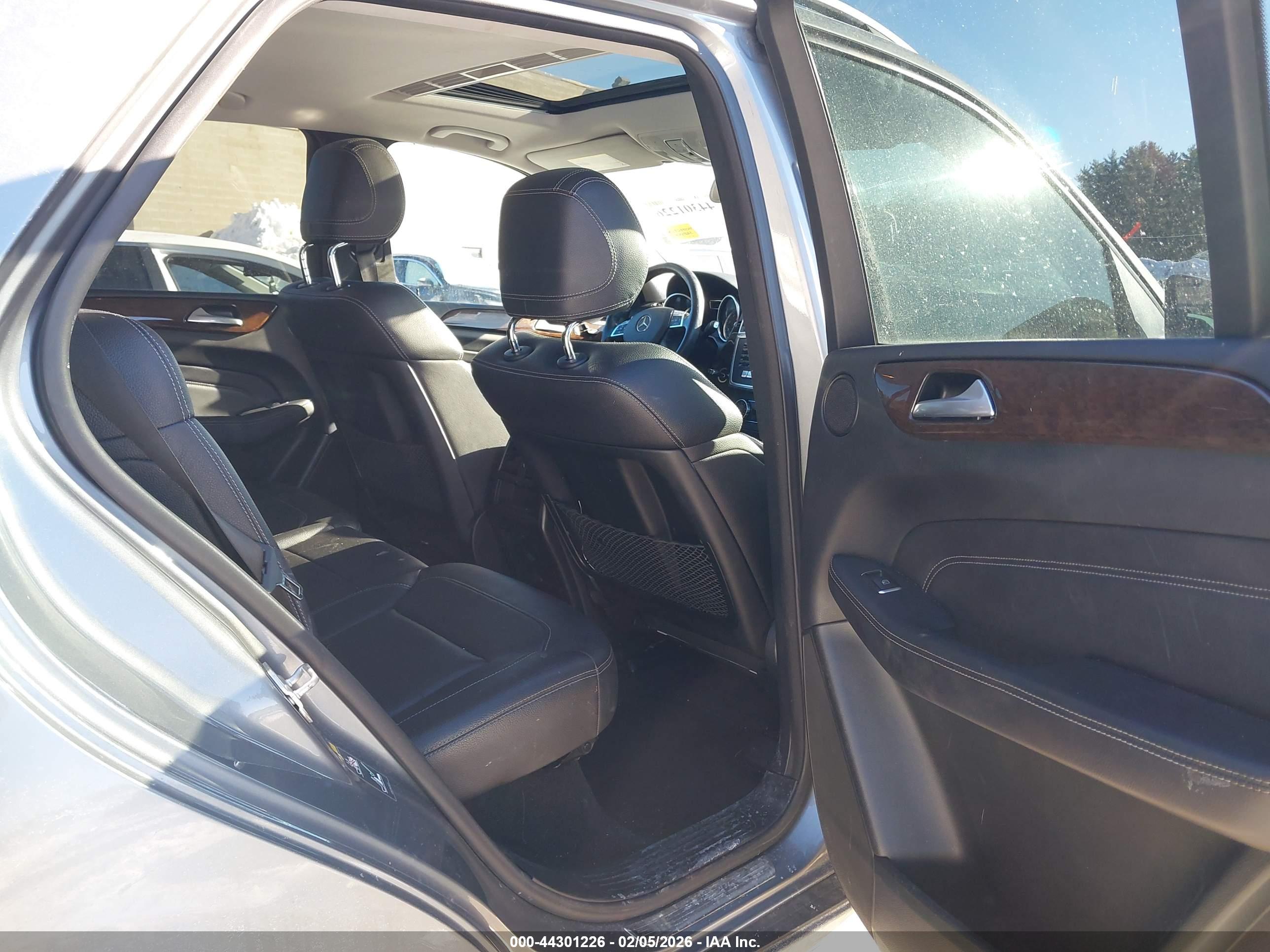 MERCEDES-BENZ ML image 8