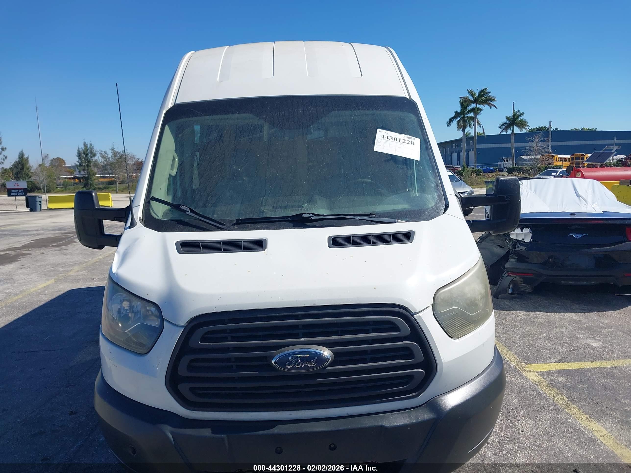 FORD TRANSIT-250 image 6