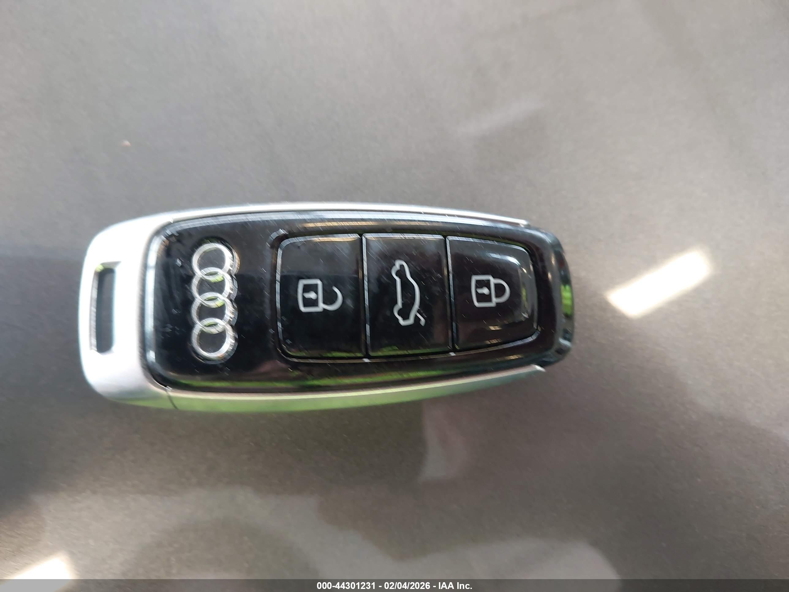 AUDI A6 image 11