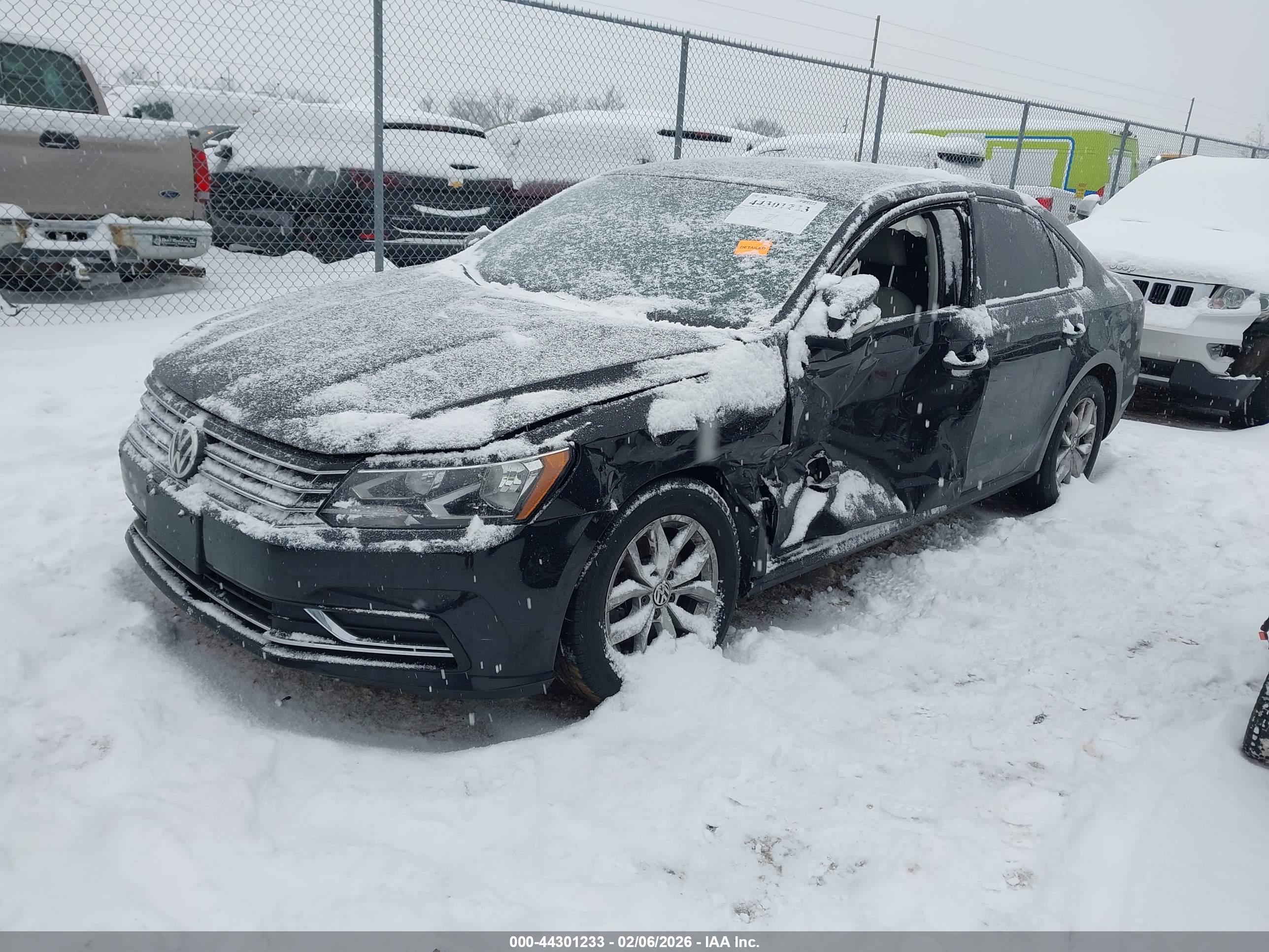 VOLKSWAGEN PASSAT image 2