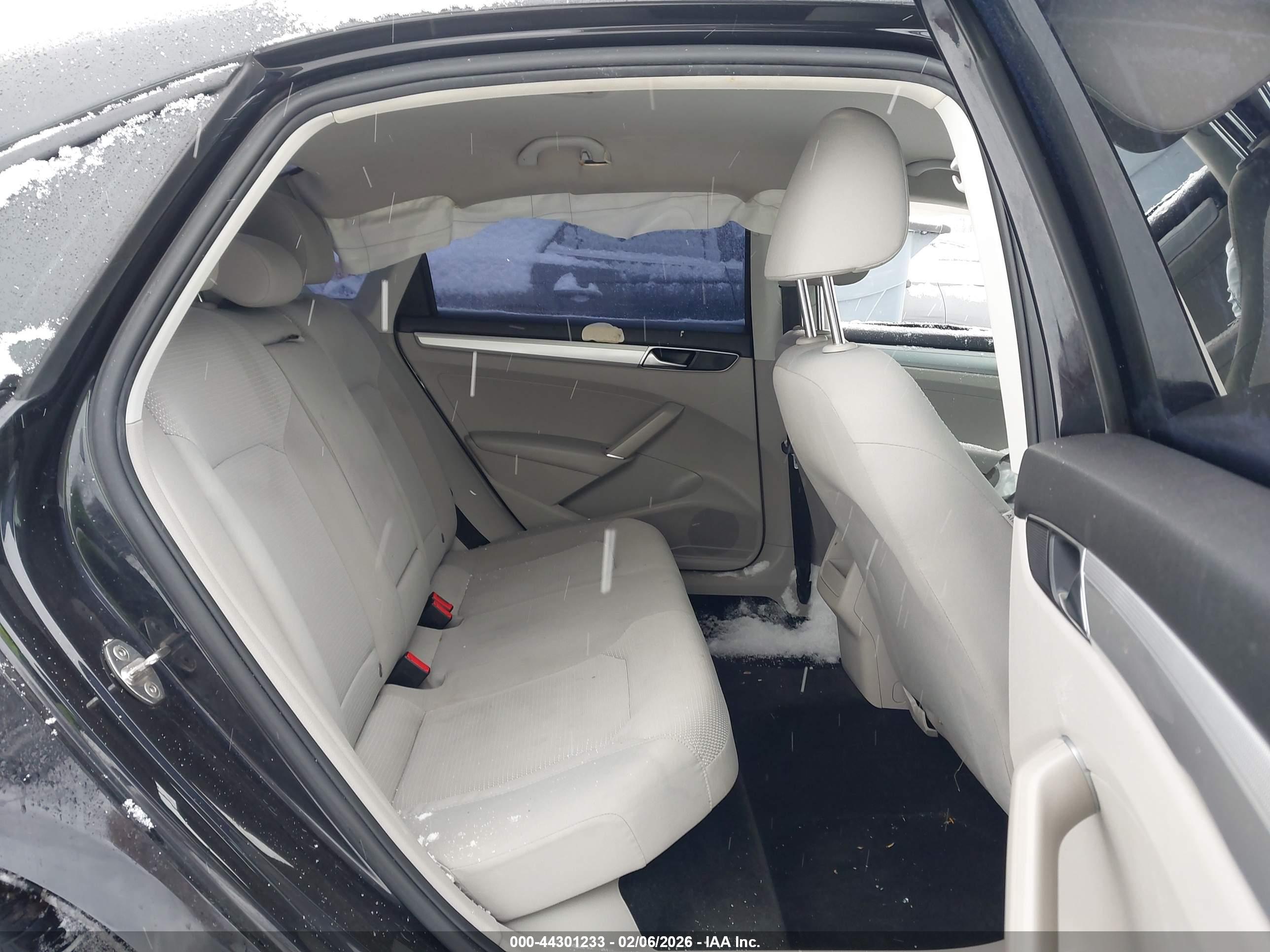 VOLKSWAGEN PASSAT image 8