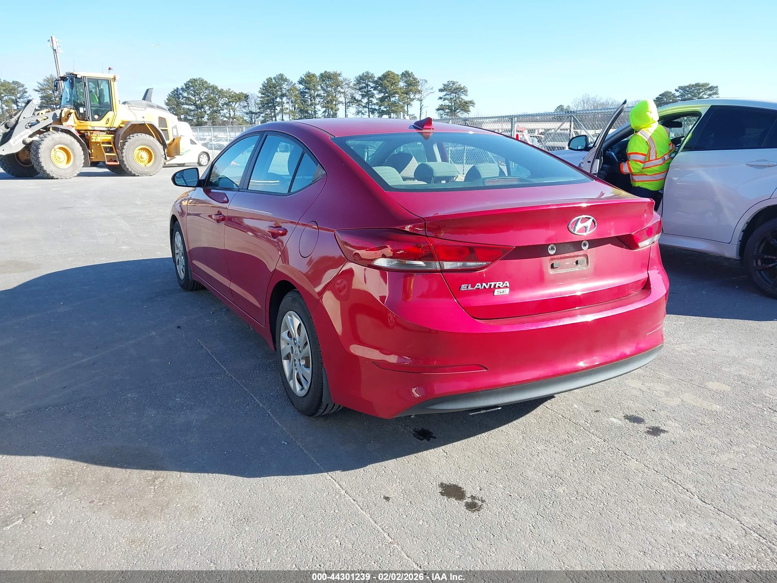 HYUNDAI ELANTRA image 3