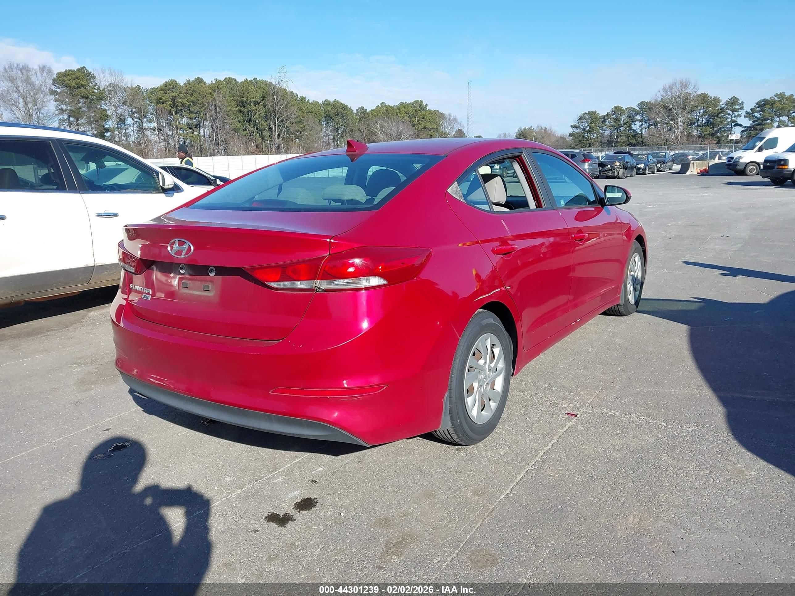 HYUNDAI ELANTRA image 4