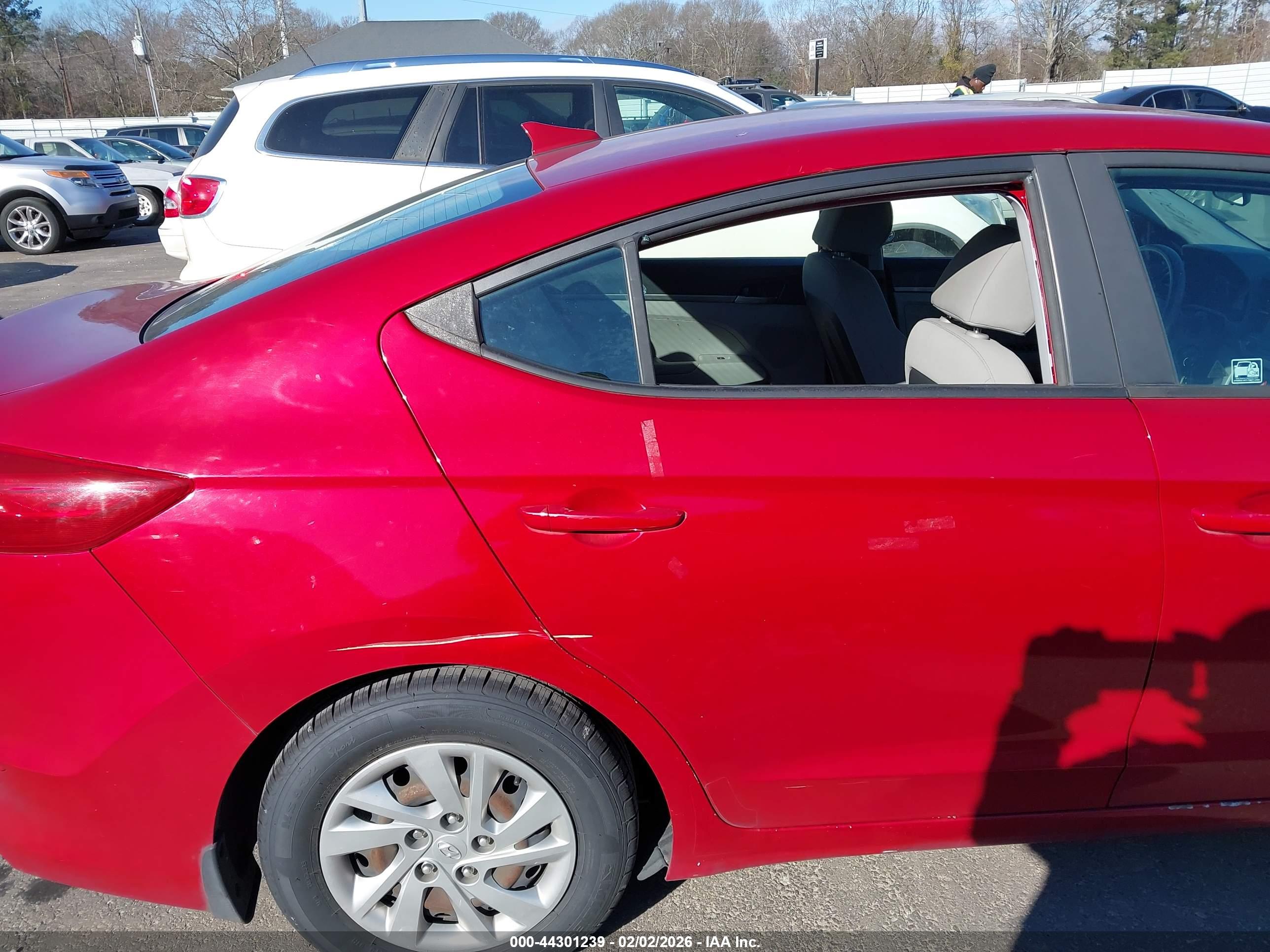 HYUNDAI ELANTRA image 6